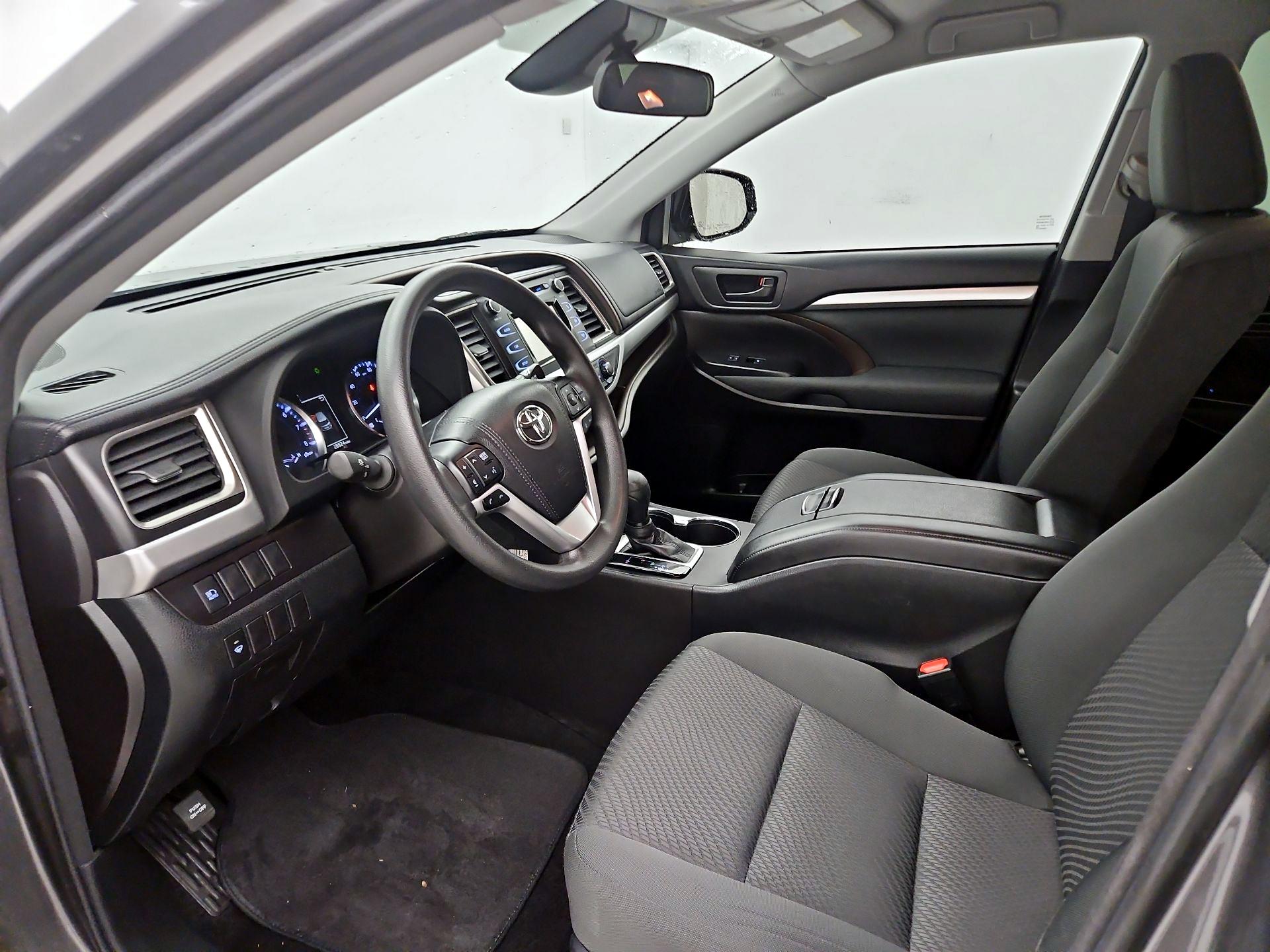 Thumbnail: 2018 Toyota Highlander - 11