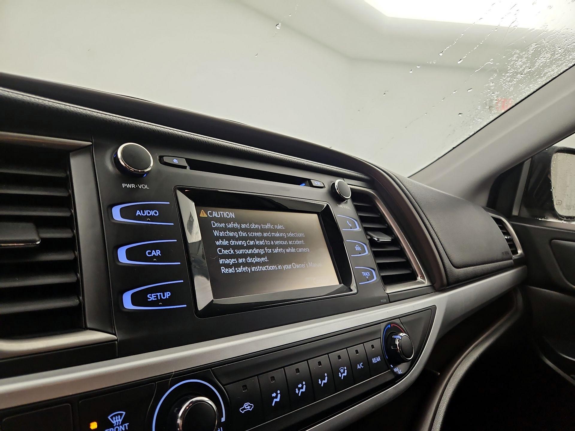 Thumbnail: 2018 Toyota Highlander - 15