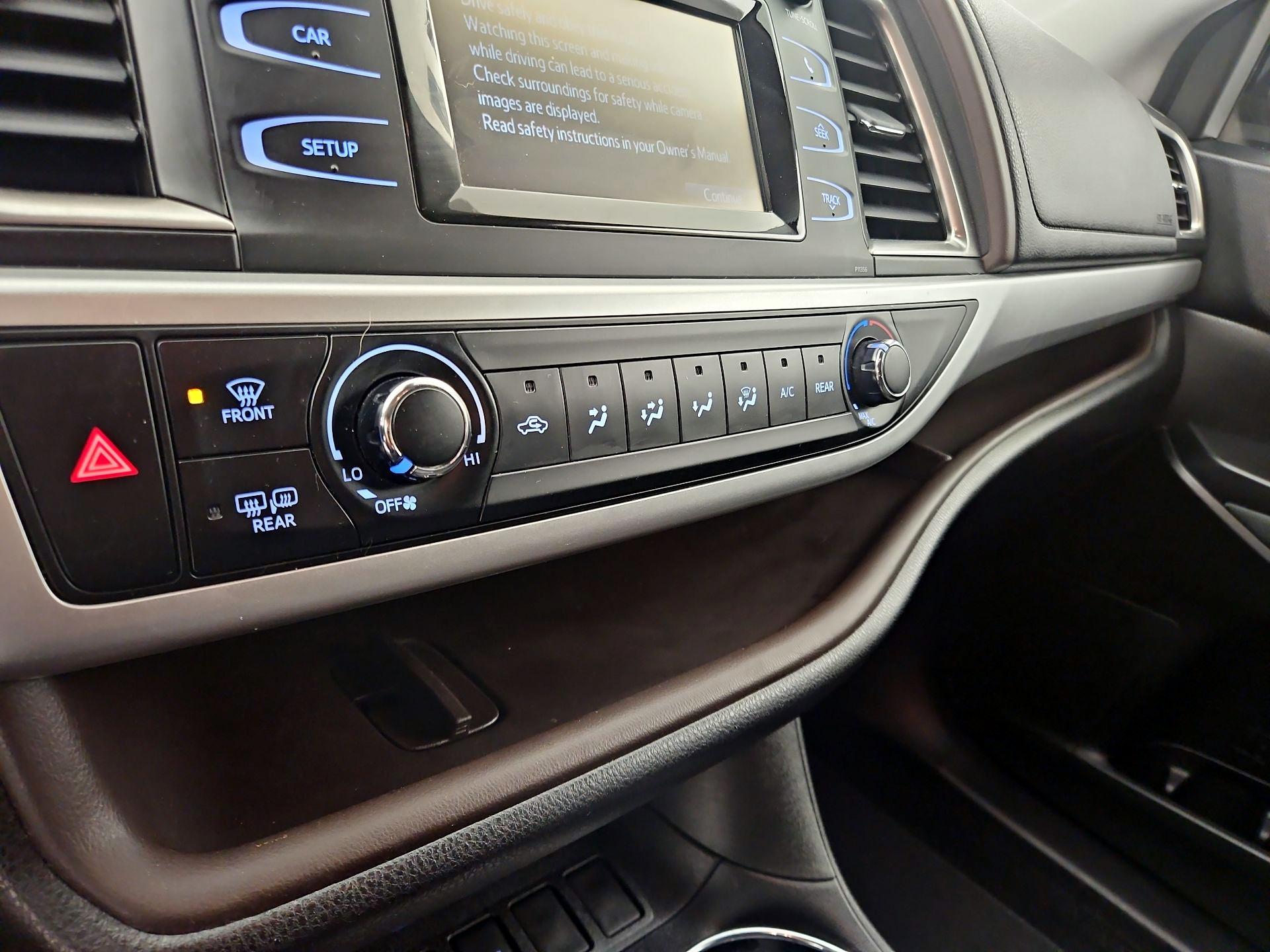 Thumbnail: 2018 Toyota Highlander - 16