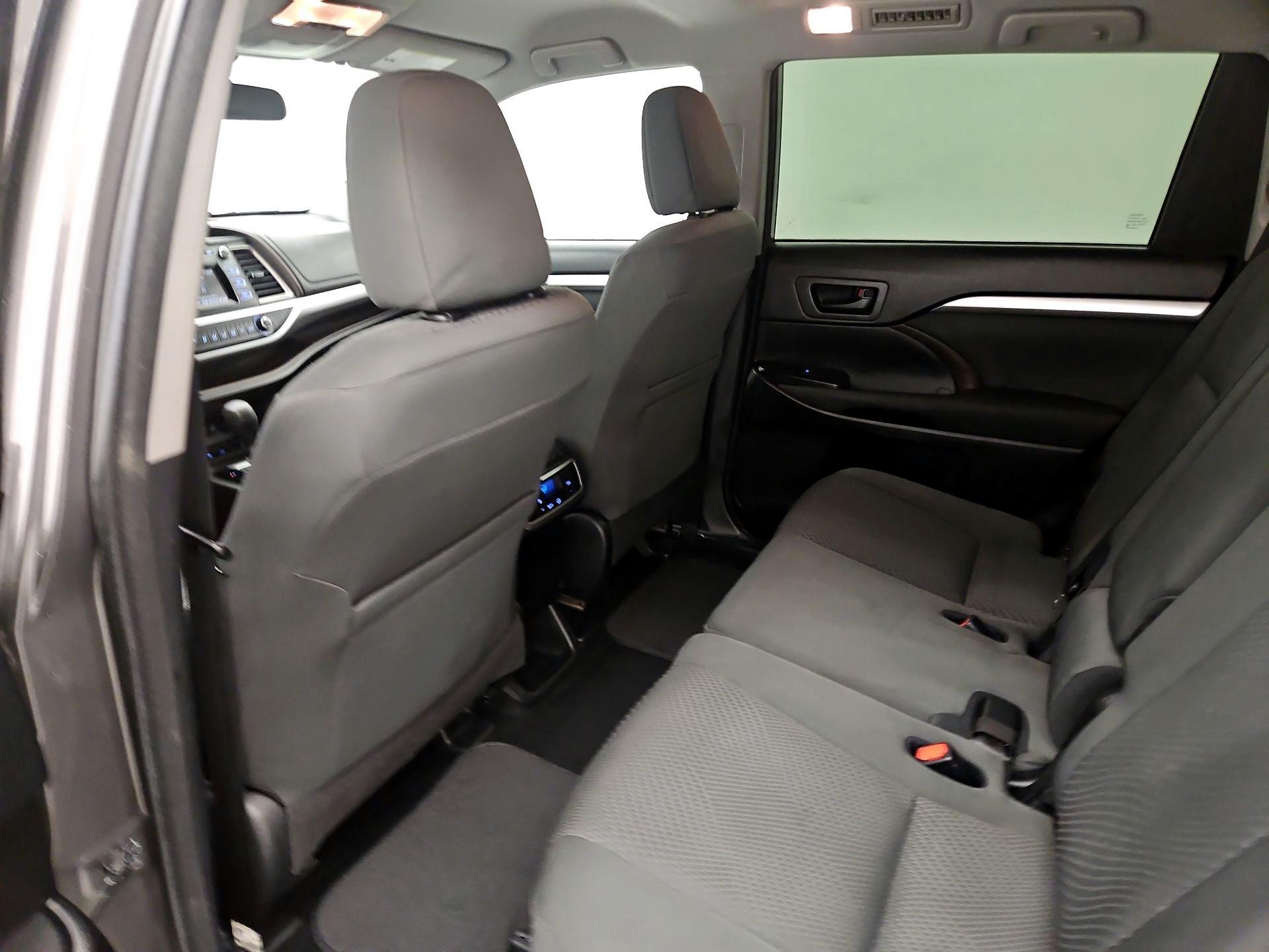 Thumbnail: 2018 Toyota Highlander - 19