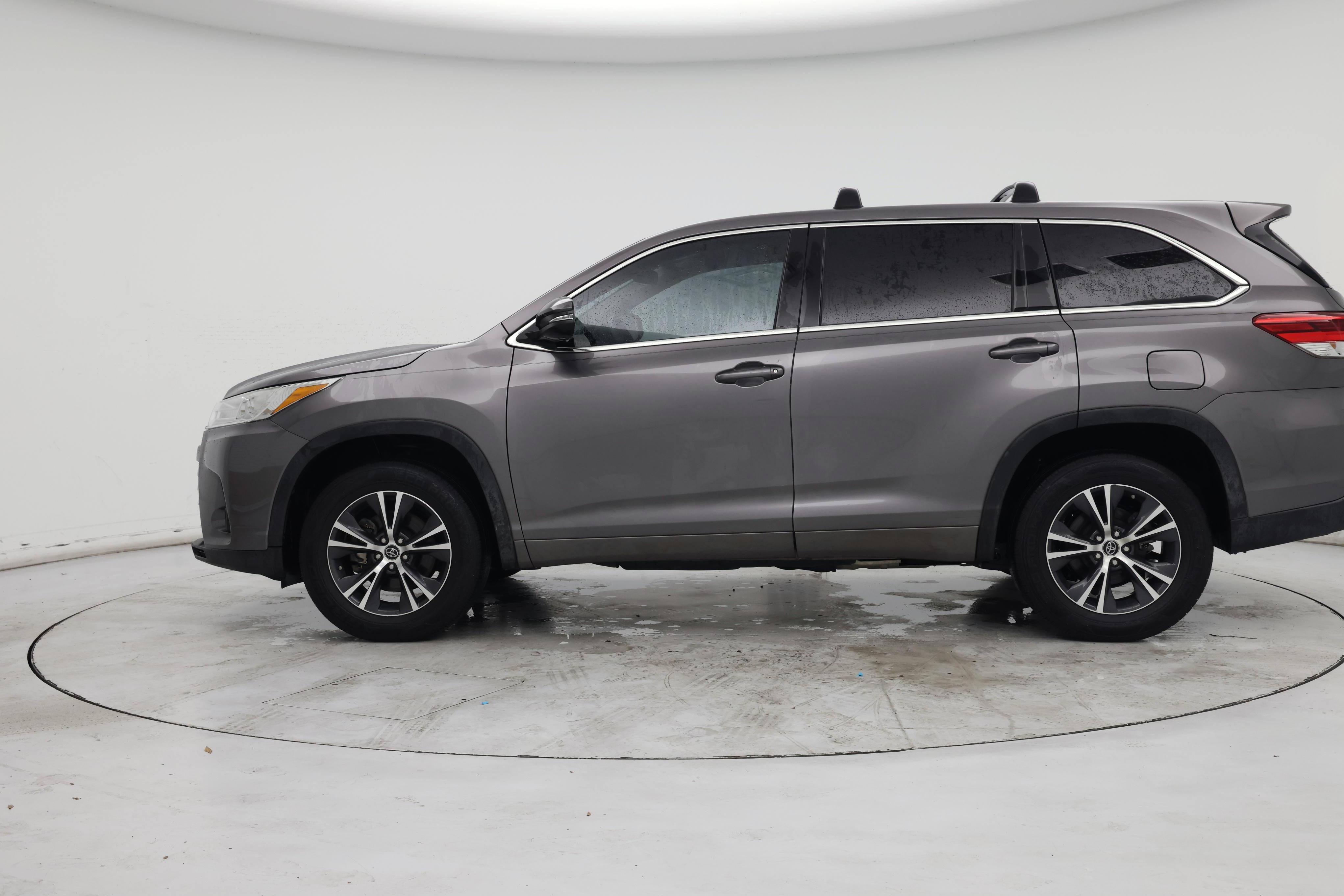 Thumbnail: 2018 Toyota Highlander - 3