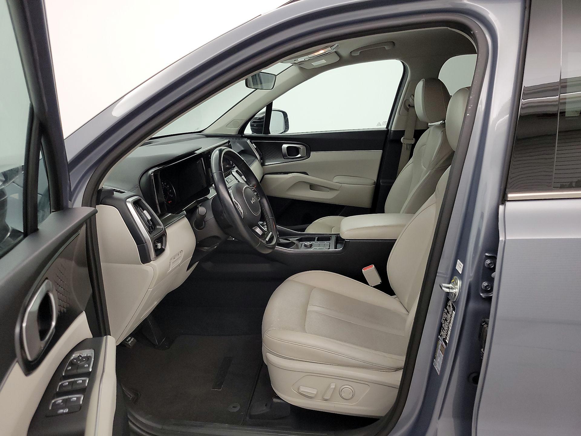 Thumbnail: 2022 Kia Sorento - 11