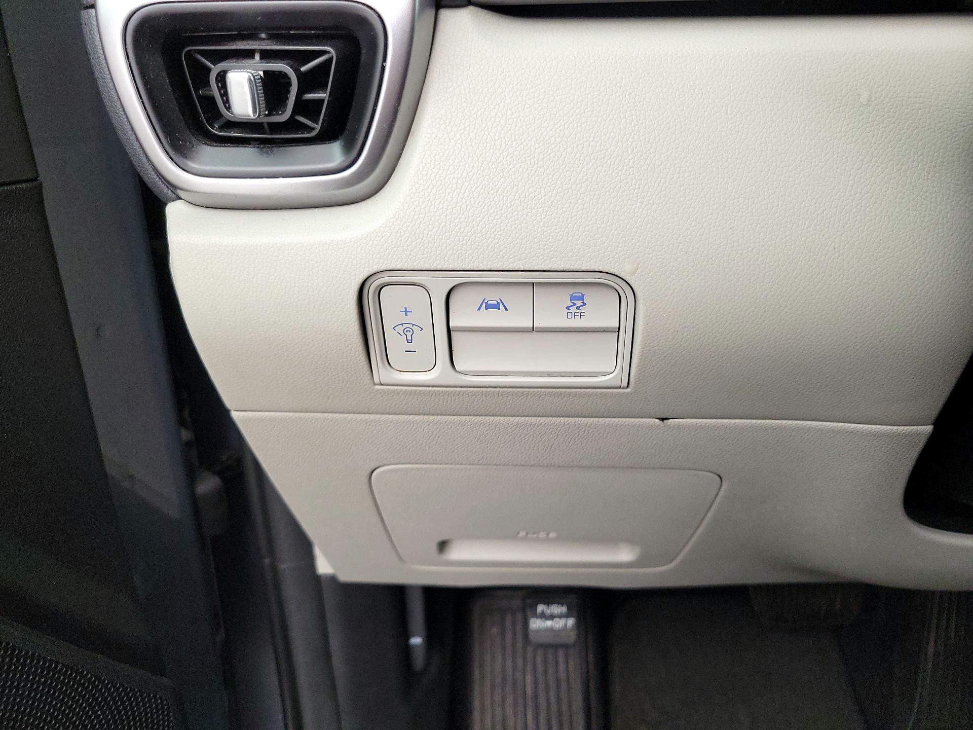 Thumbnail: 2022 Kia Sorento - 13