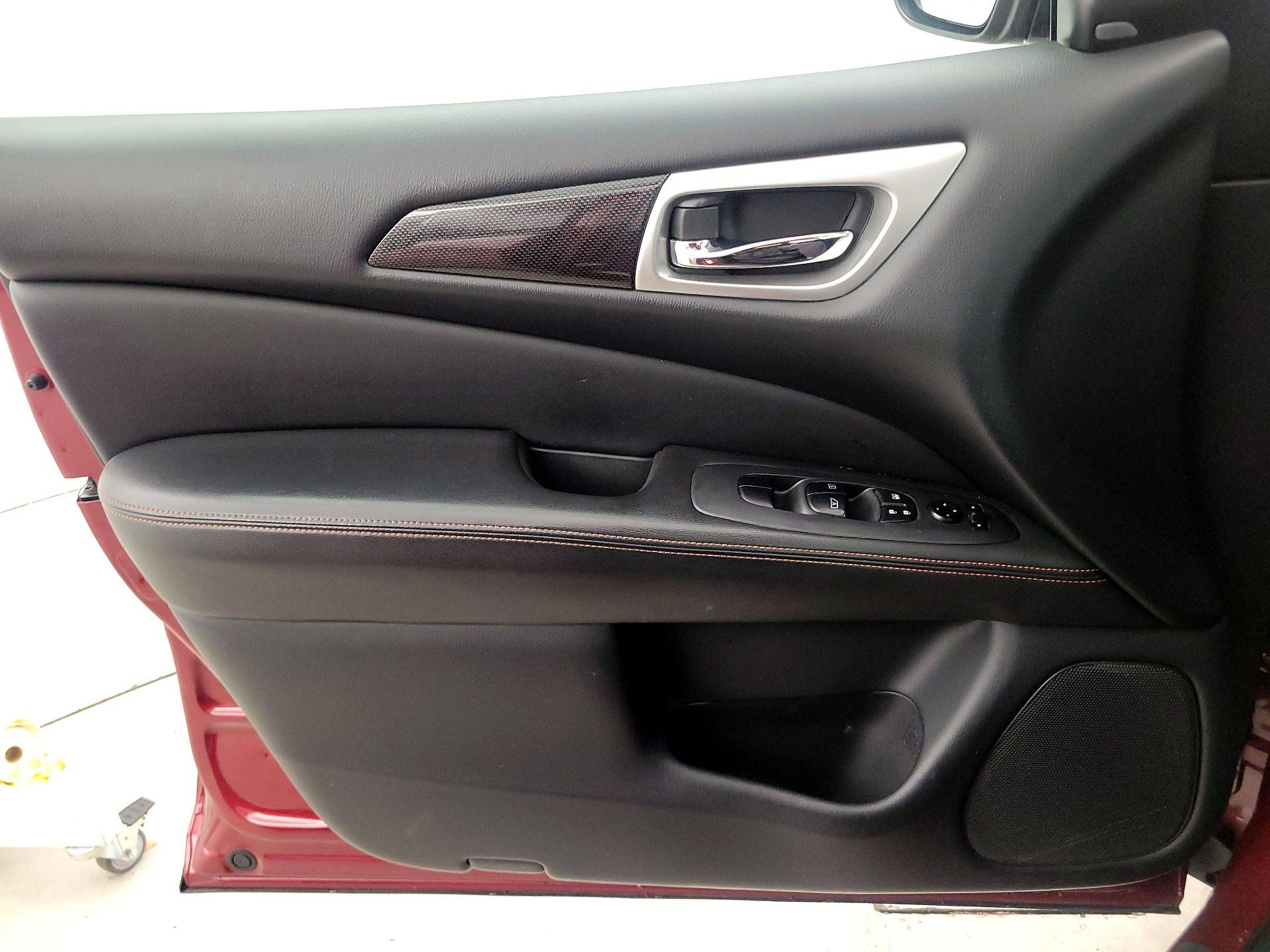 Thumbnail: 2020 Nissan Pathfinder - 12