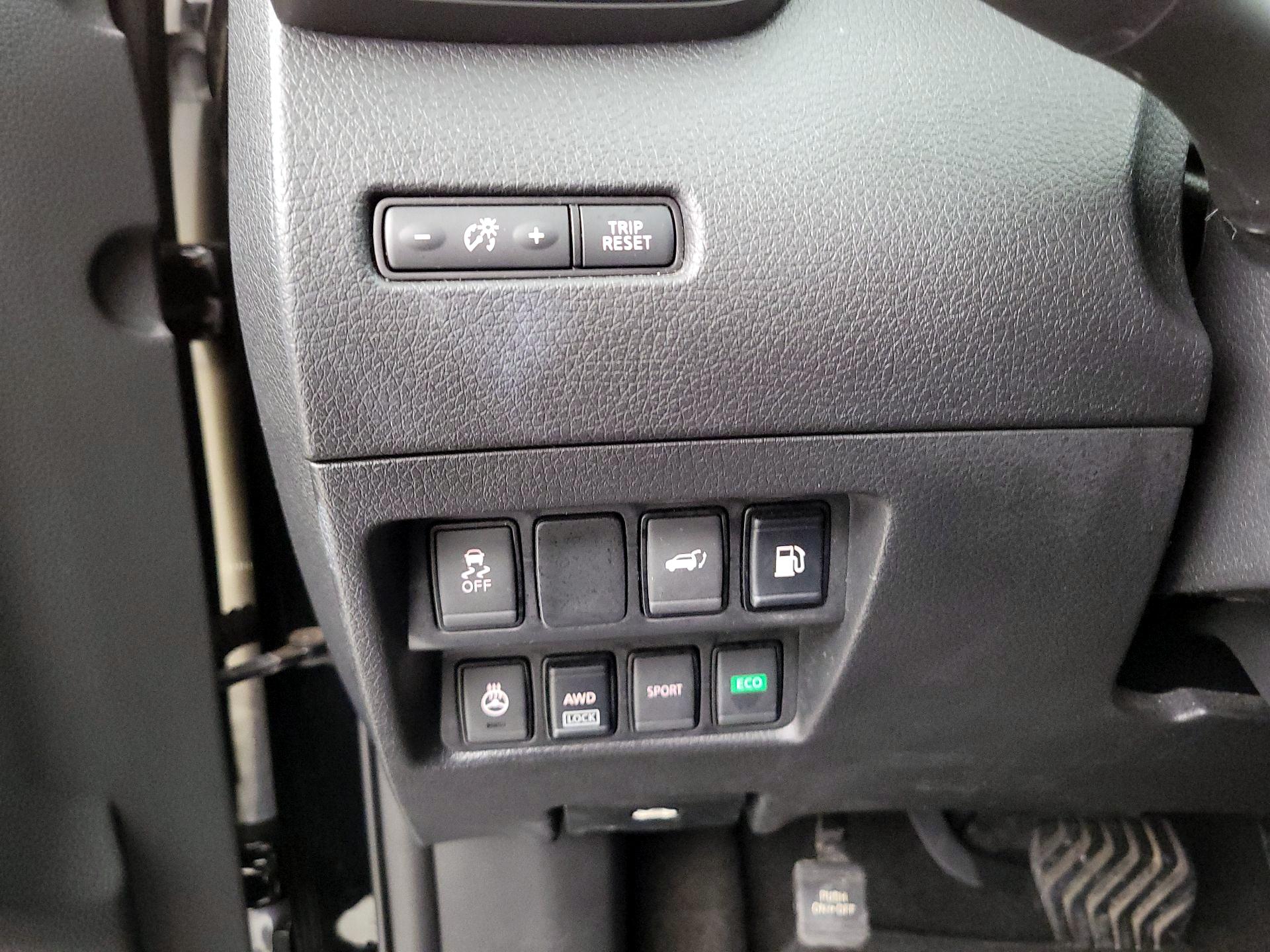 Thumbnail: 2018 Nissan Rogue - 13