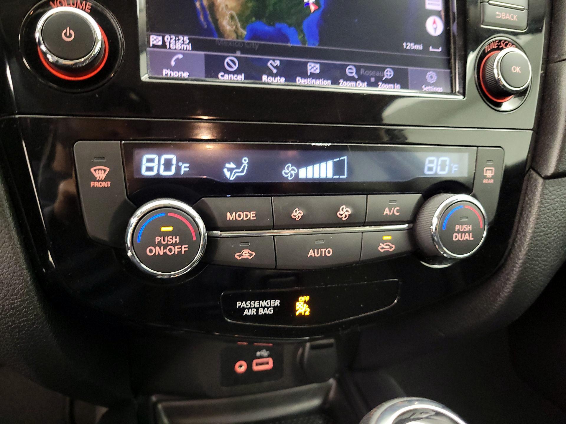 Thumbnail: 2018 Nissan Rogue - 16