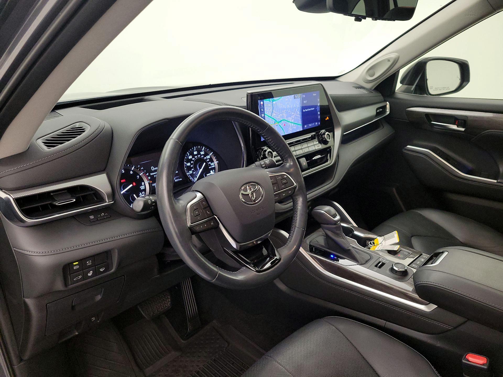 Thumbnail: 2020 Toyota Highlander - 9