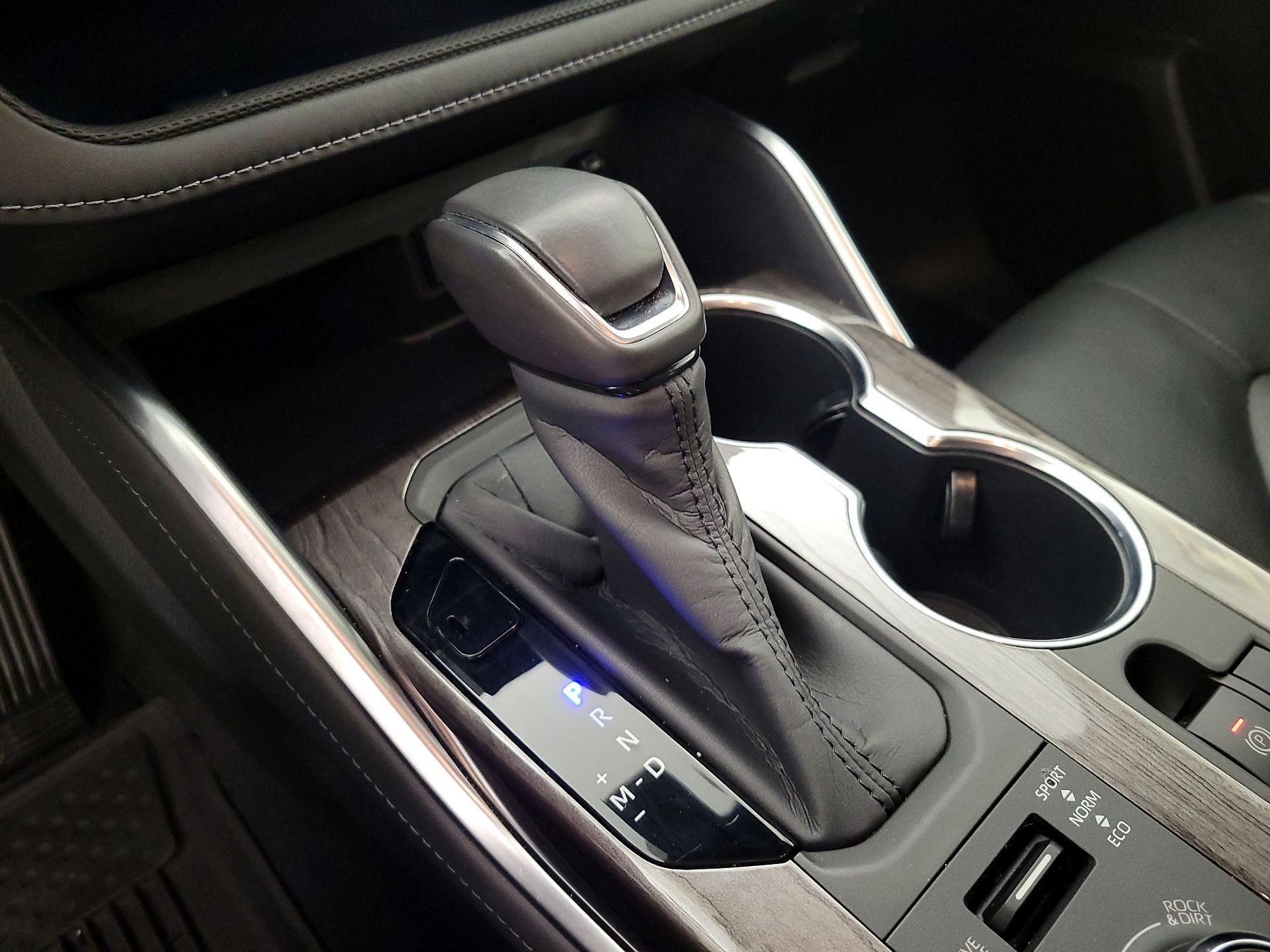 Thumbnail: 2020 Toyota Highlander - 18