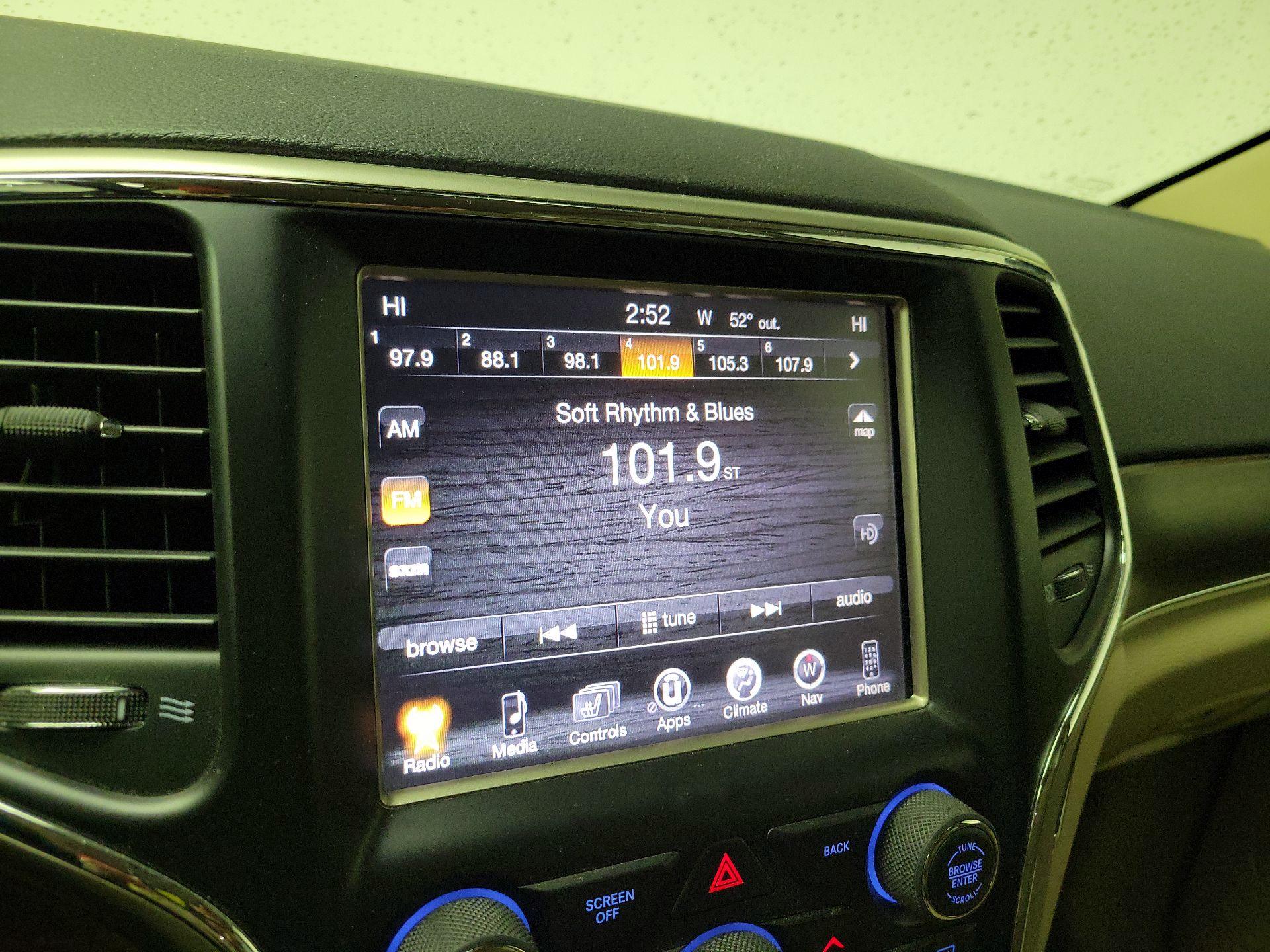 Thumbnail: 2015 Jeep Grand Cherokee - 16