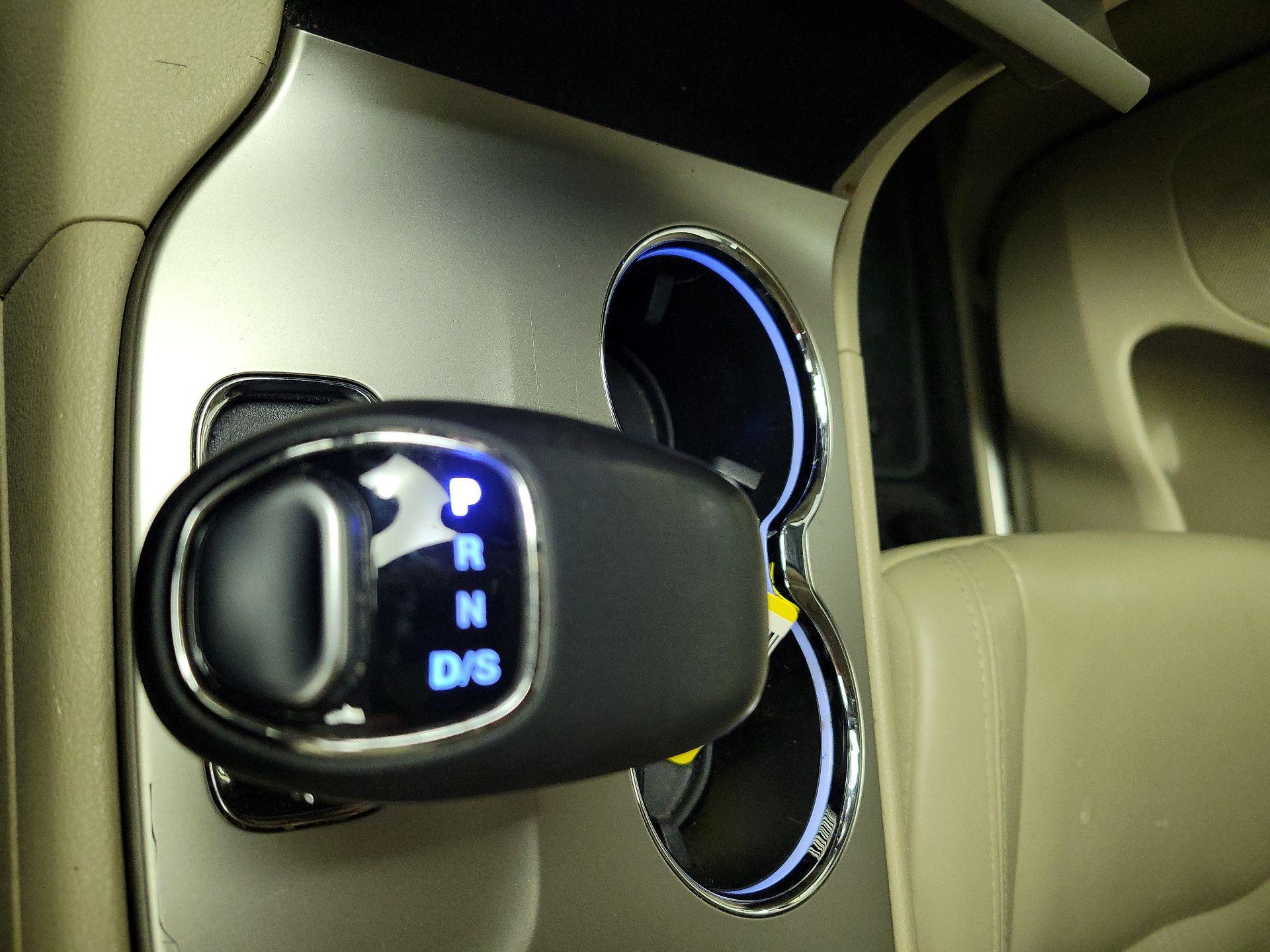 Thumbnail: 2015 Jeep Grand Cherokee - 18