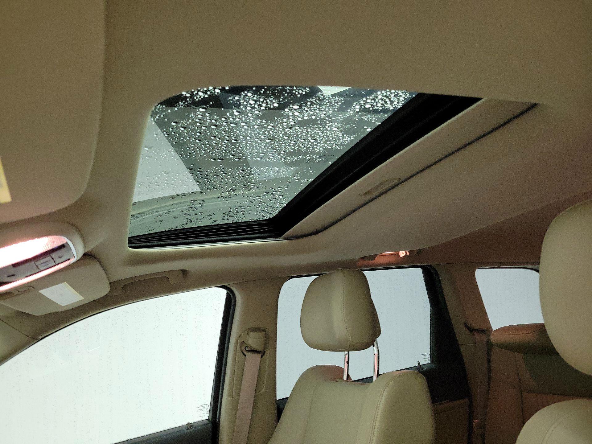 Thumbnail: 2015 Jeep Grand Cherokee - 20