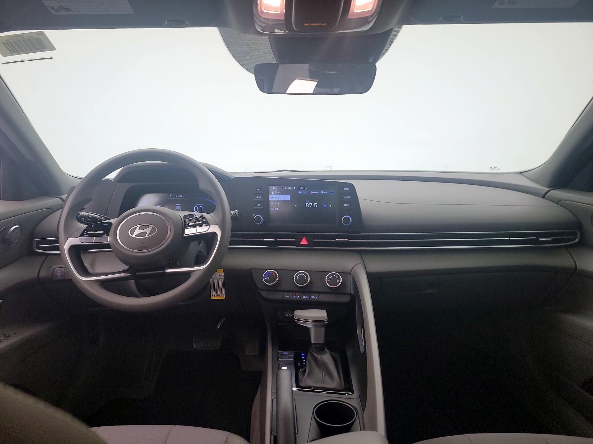 Thumbnail: 2024 Hyundai Elantra - 9