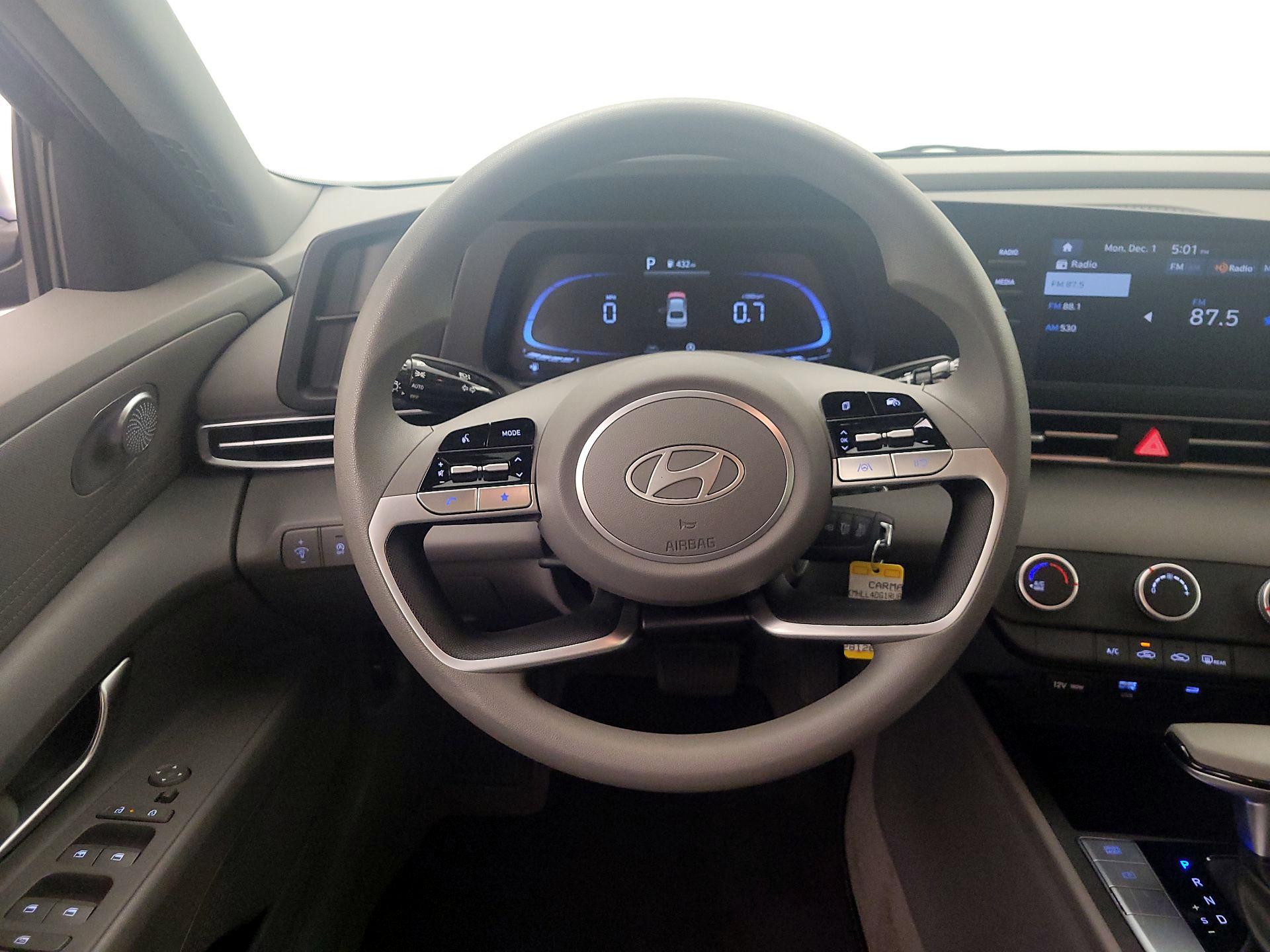 Thumbnail: 2024 Hyundai Elantra - 10