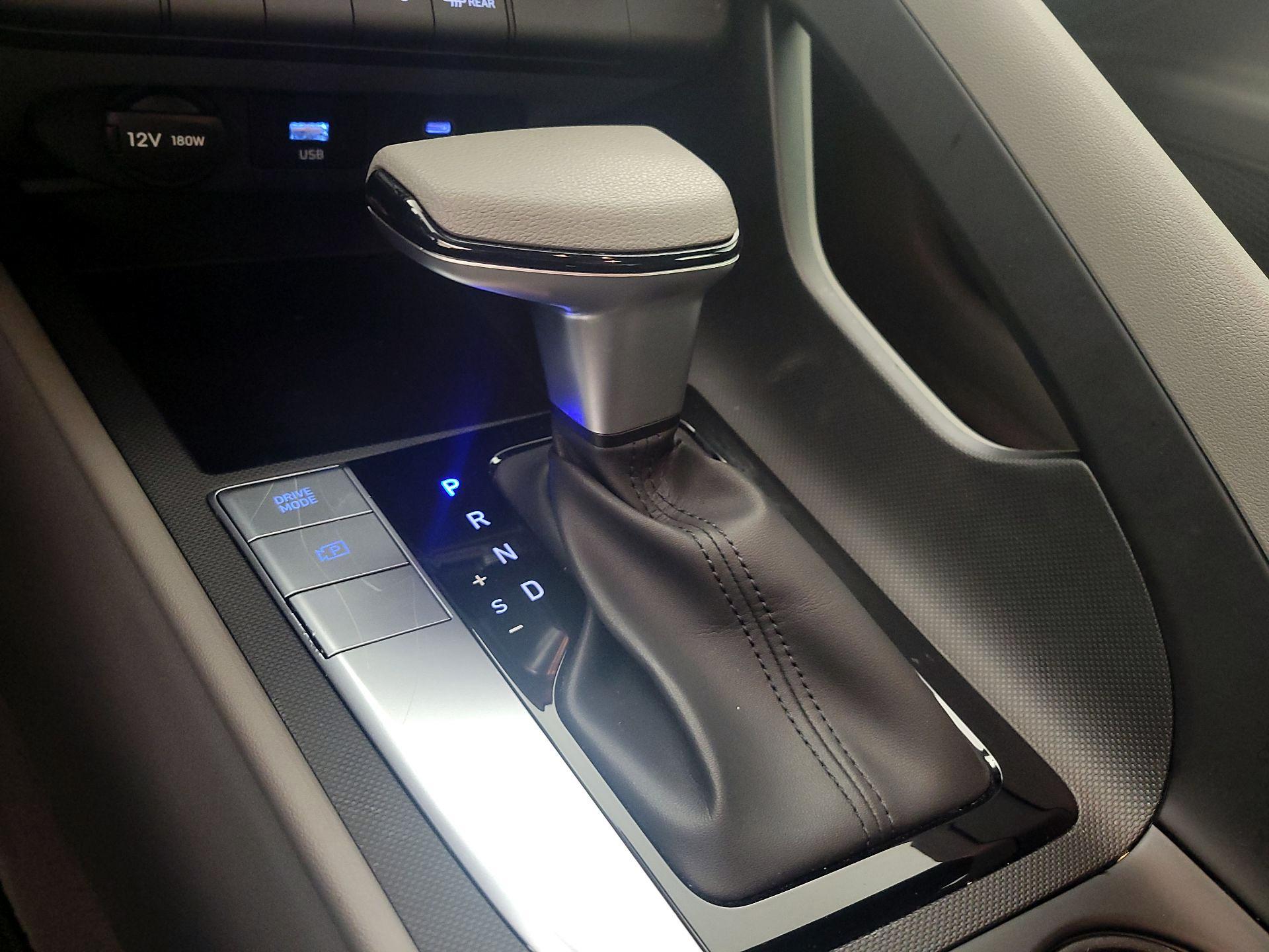 Thumbnail: 2024 Hyundai Elantra - 17