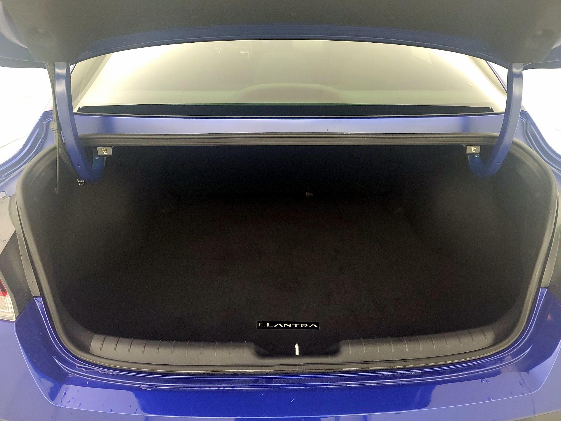 Thumbnail: 2024 Hyundai Elantra - 20