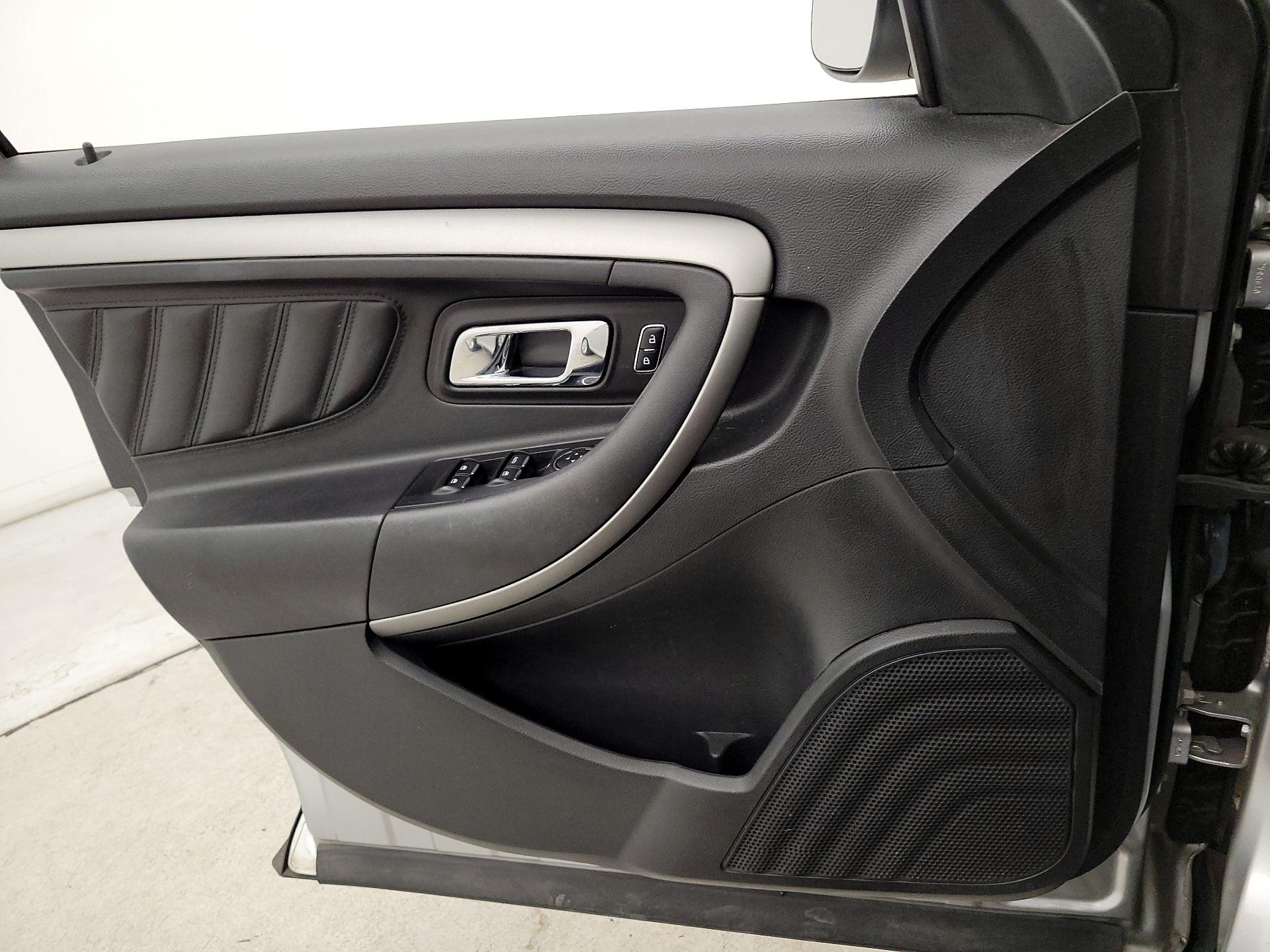 Thumbnail: 2014 Ford Taurus - 12