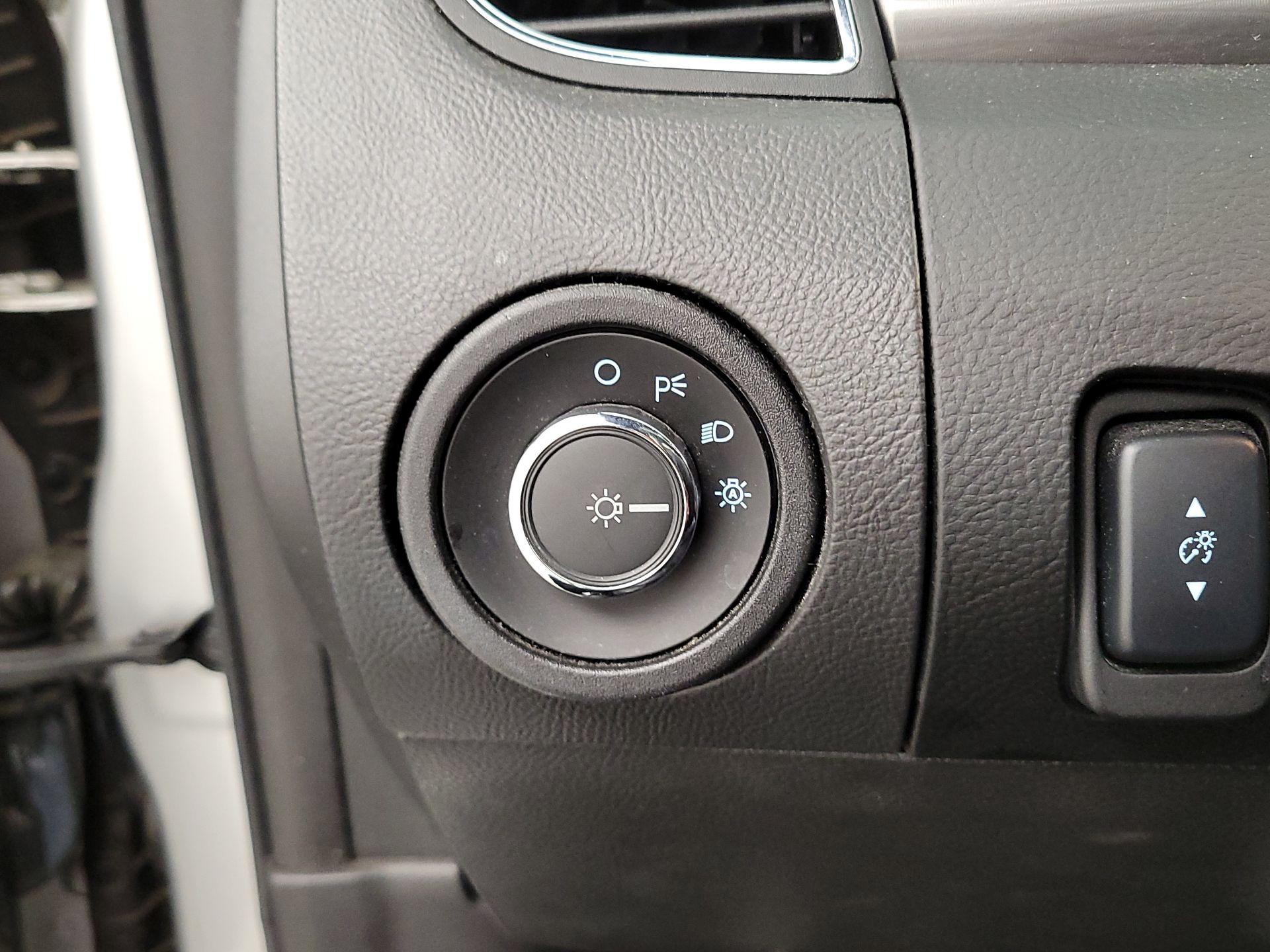 Thumbnail: 2014 Ford Taurus - 13