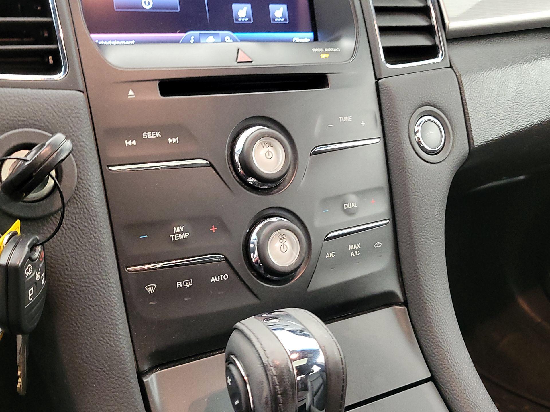 Thumbnail: 2014 Ford Taurus - 16