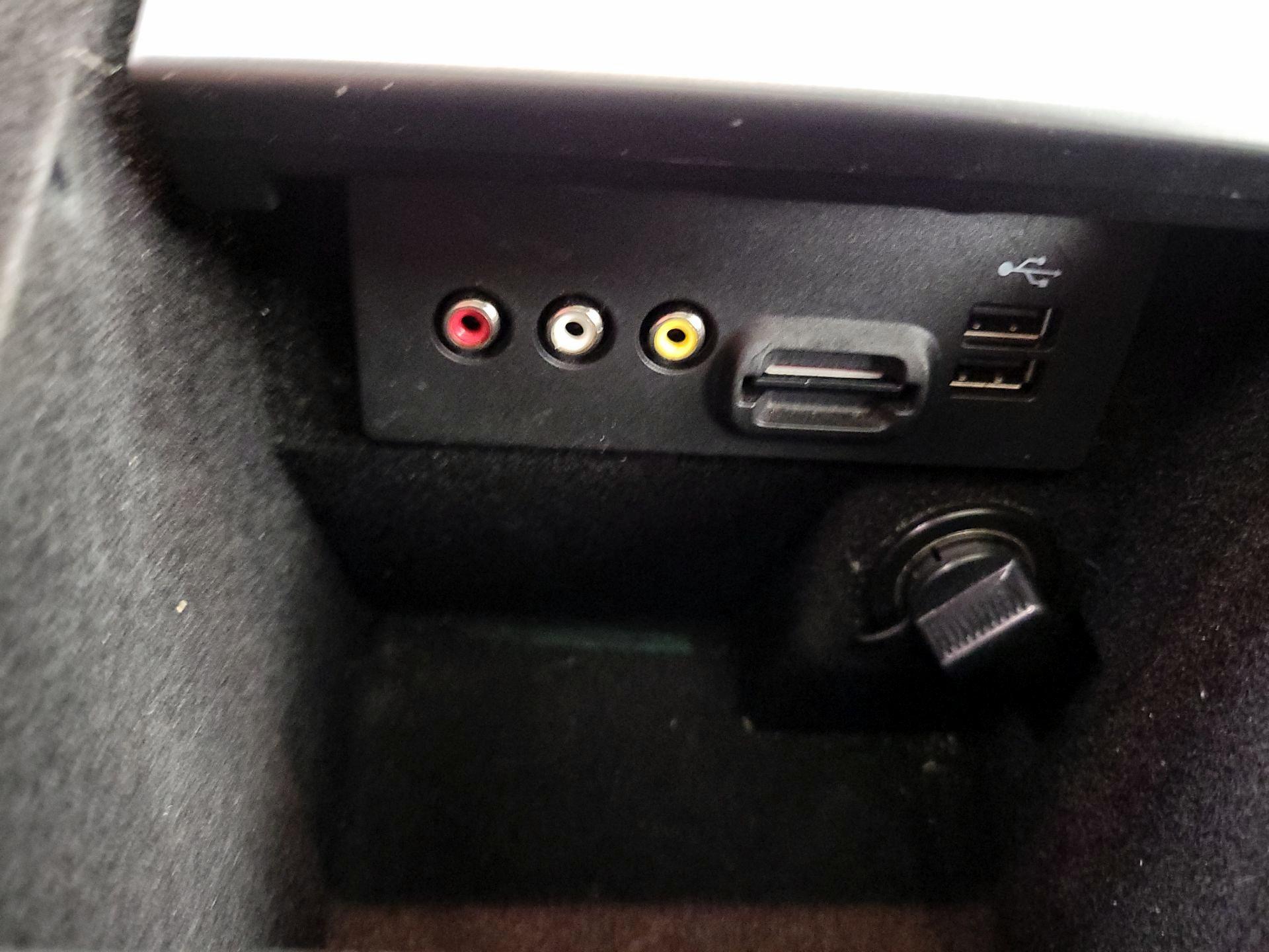 Thumbnail: 2014 Ford Taurus - 18