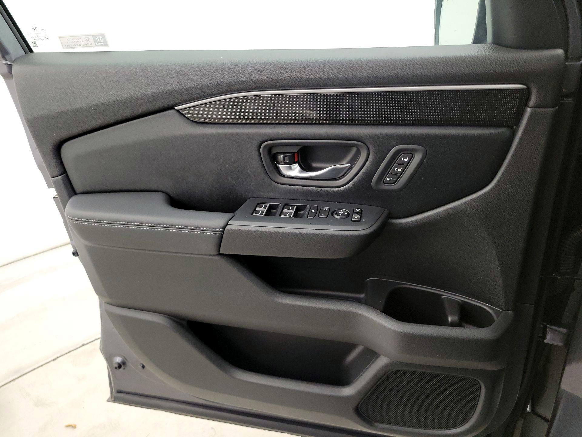 Thumbnail: 2023 Honda Pilot - 12