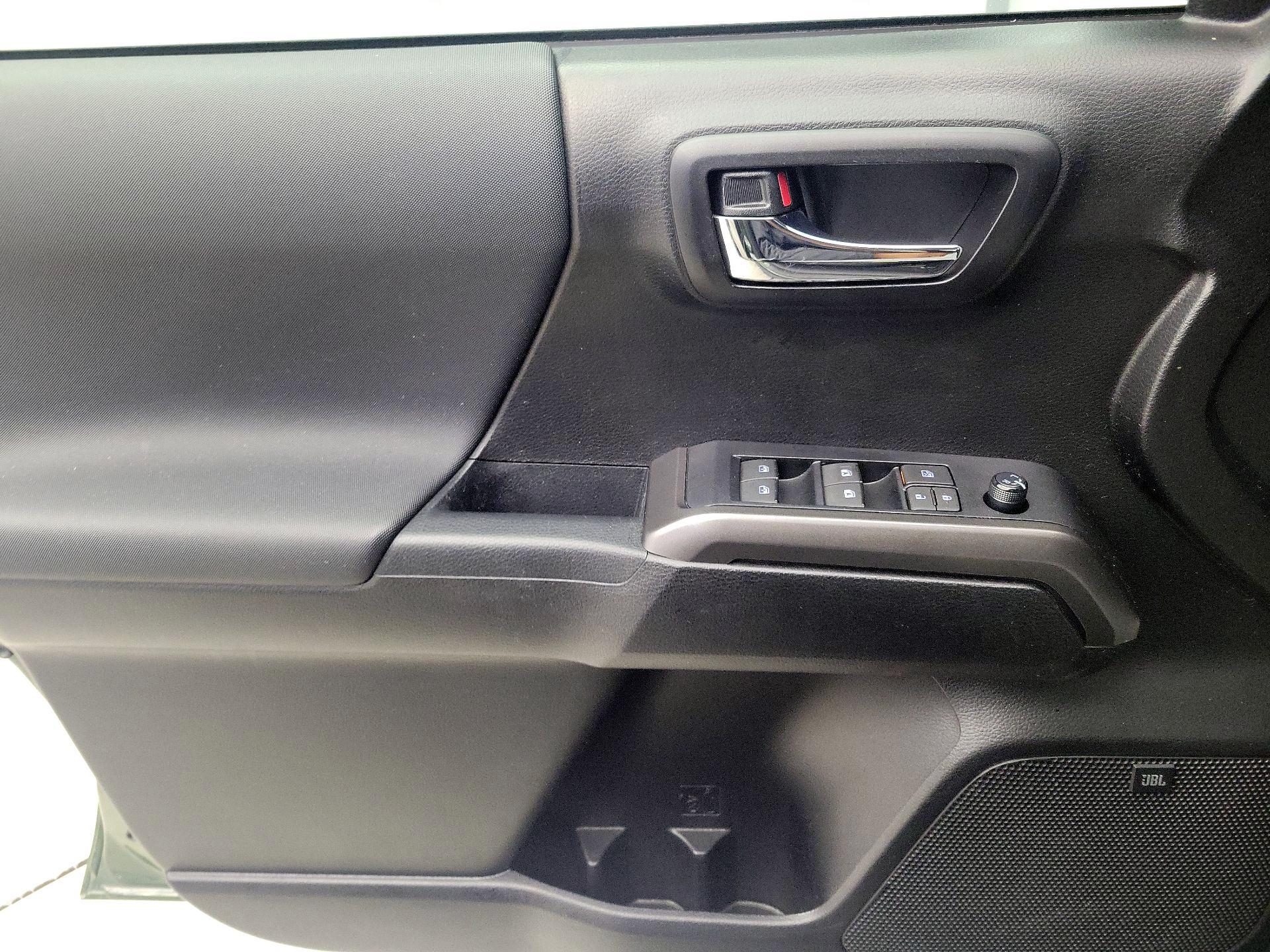 Thumbnail: 2022 Toyota Tacoma - 12