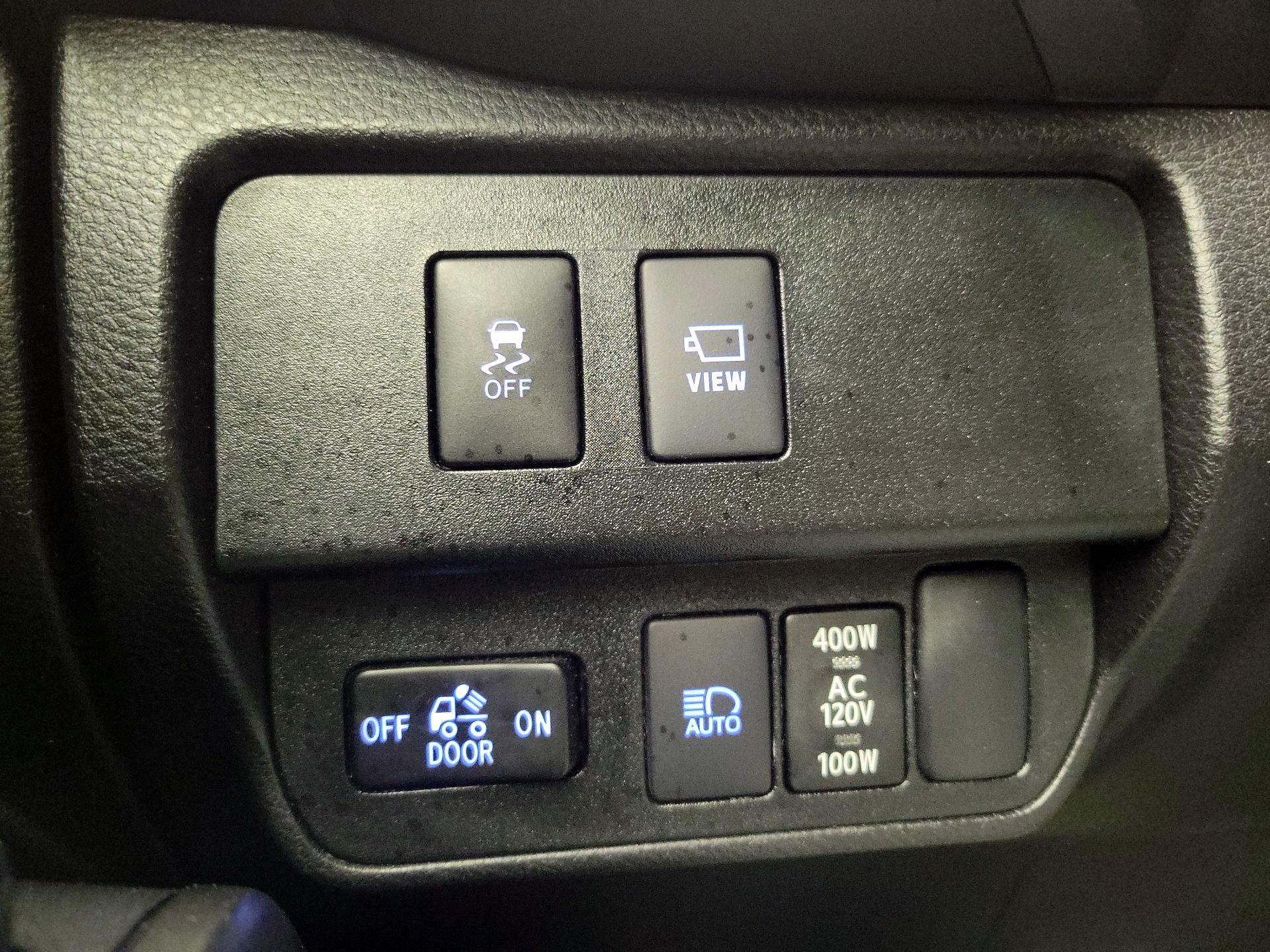 Thumbnail: 2022 Toyota Tacoma - 13