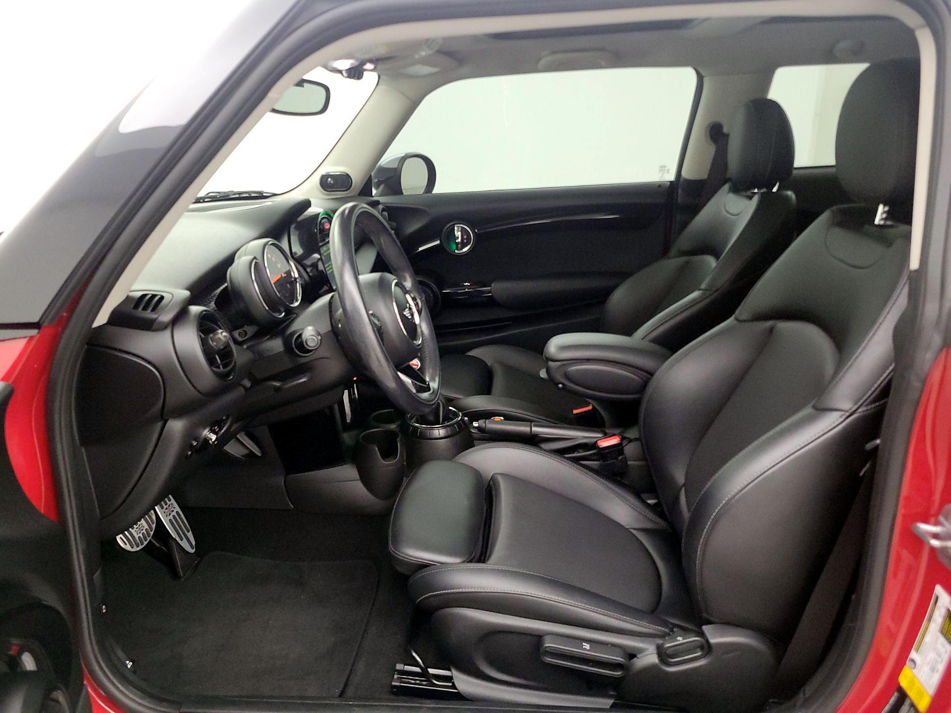 Thumbnail: 2017 MINI Cooper Hardtop - 11