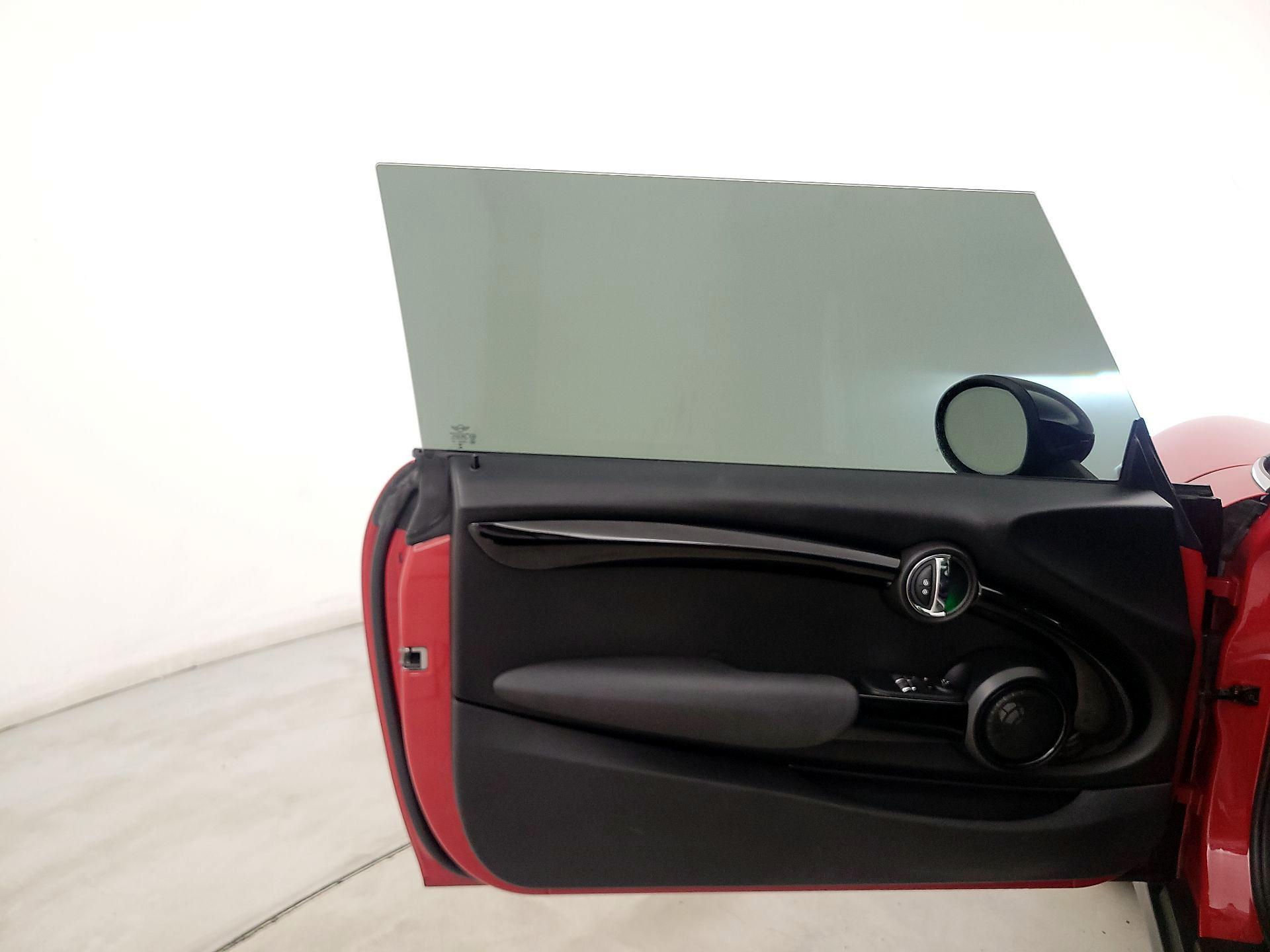 Thumbnail: 2017 MINI Cooper Hardtop - 12