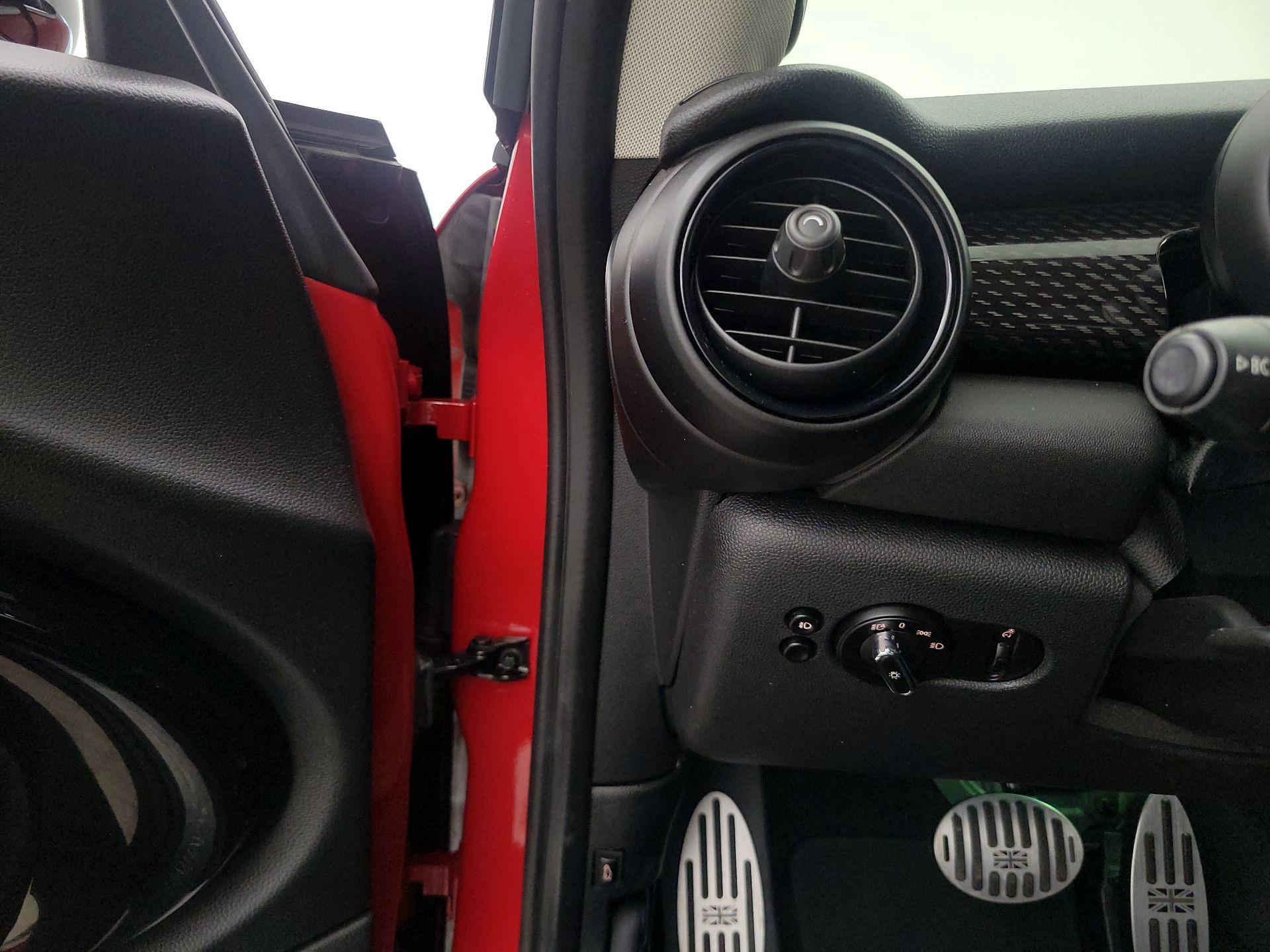 Thumbnail: 2017 MINI Cooper Hardtop - 13