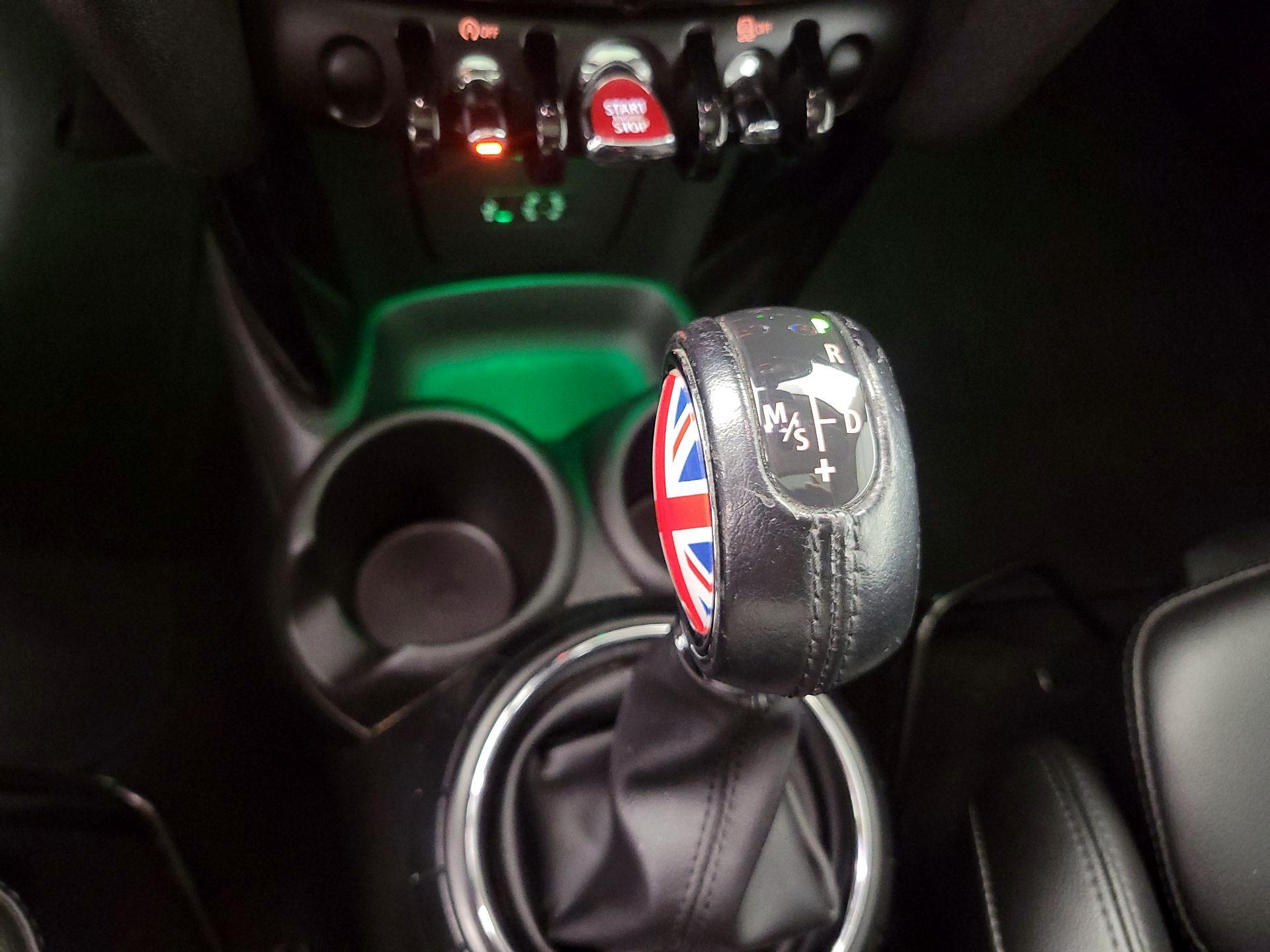 Thumbnail: 2017 MINI Cooper Hardtop - 16