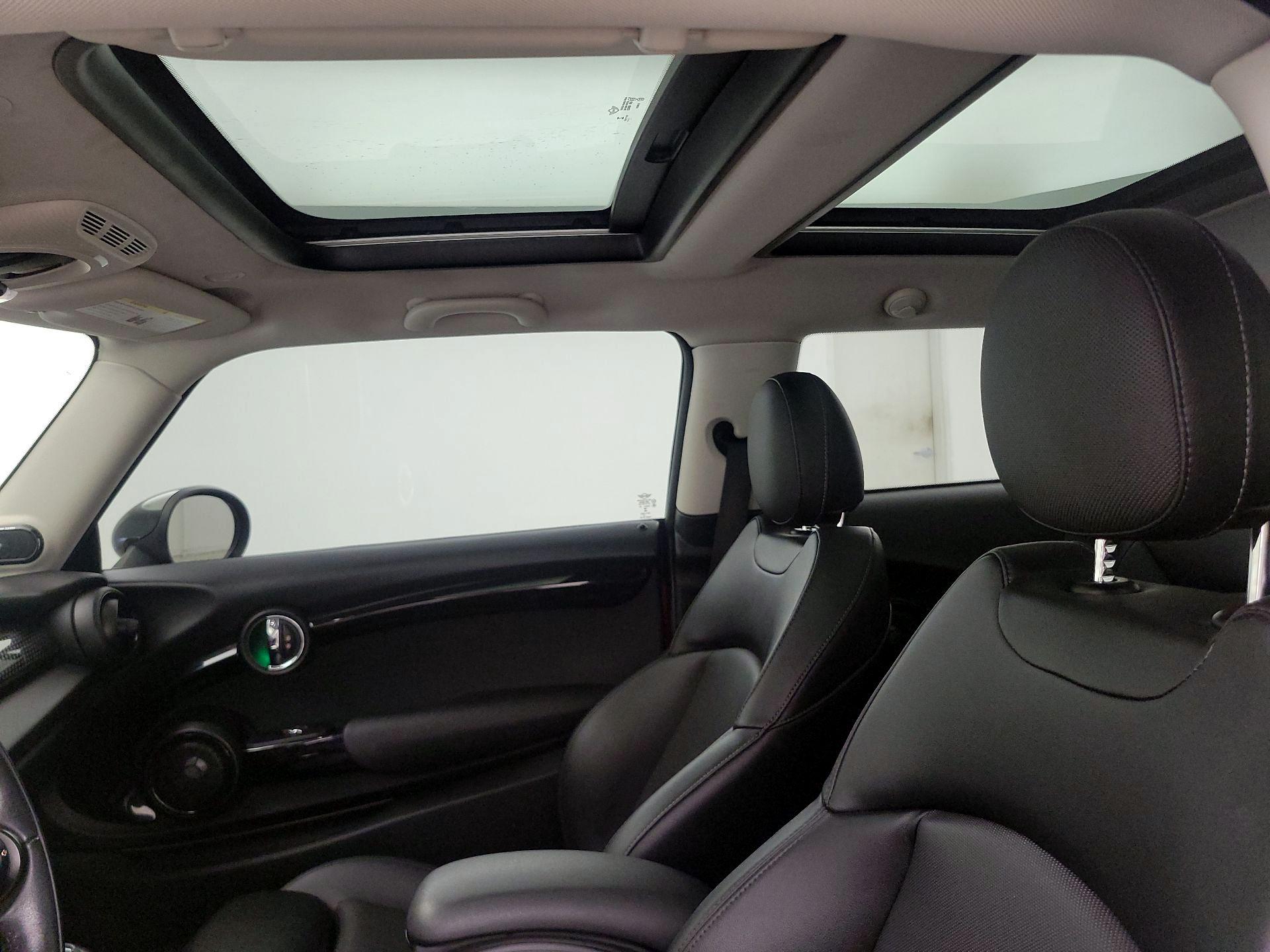 Thumbnail: 2017 MINI Cooper Hardtop - 18