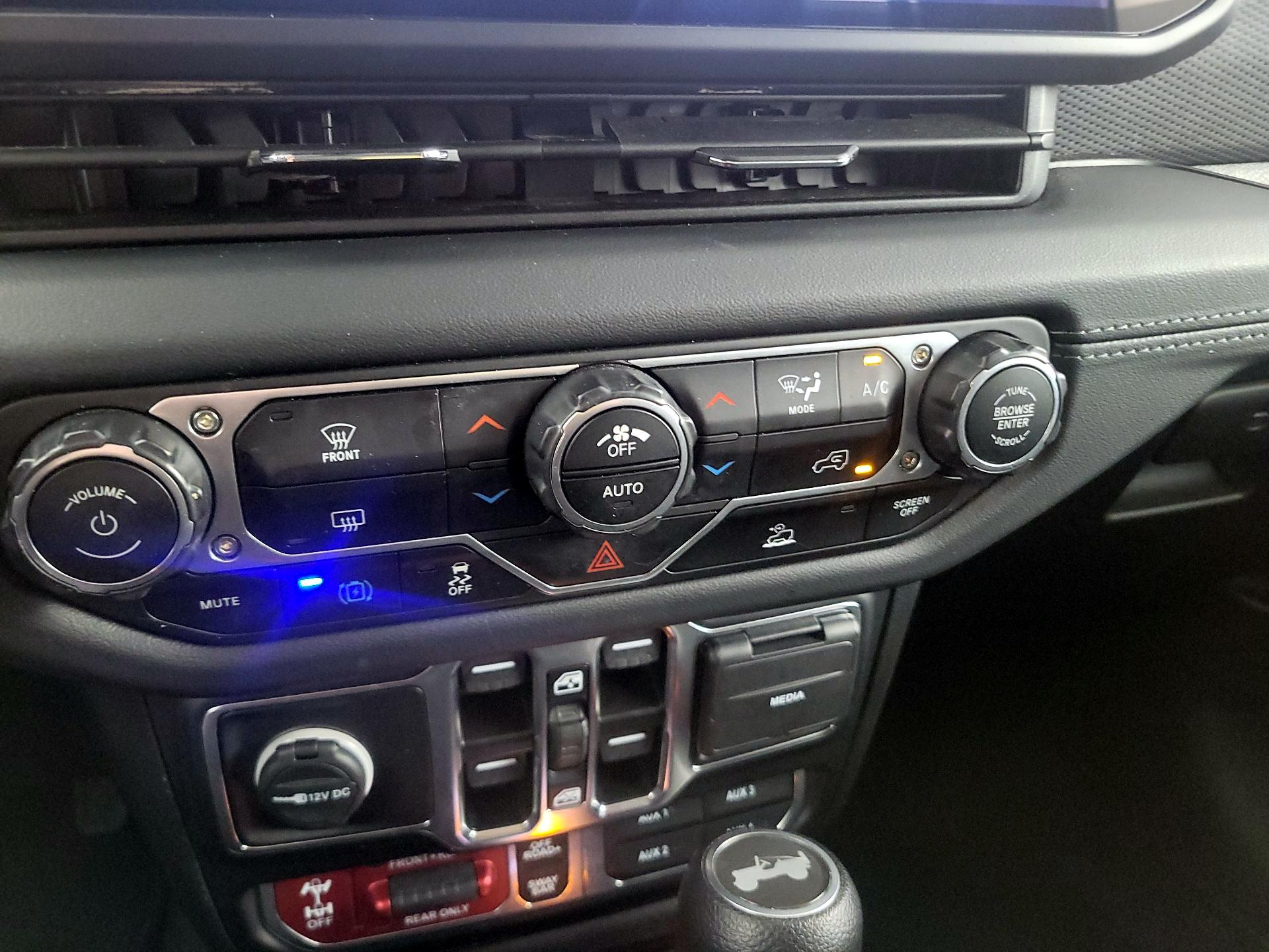 Thumbnail: 2024 Jeep Wrangler - 16