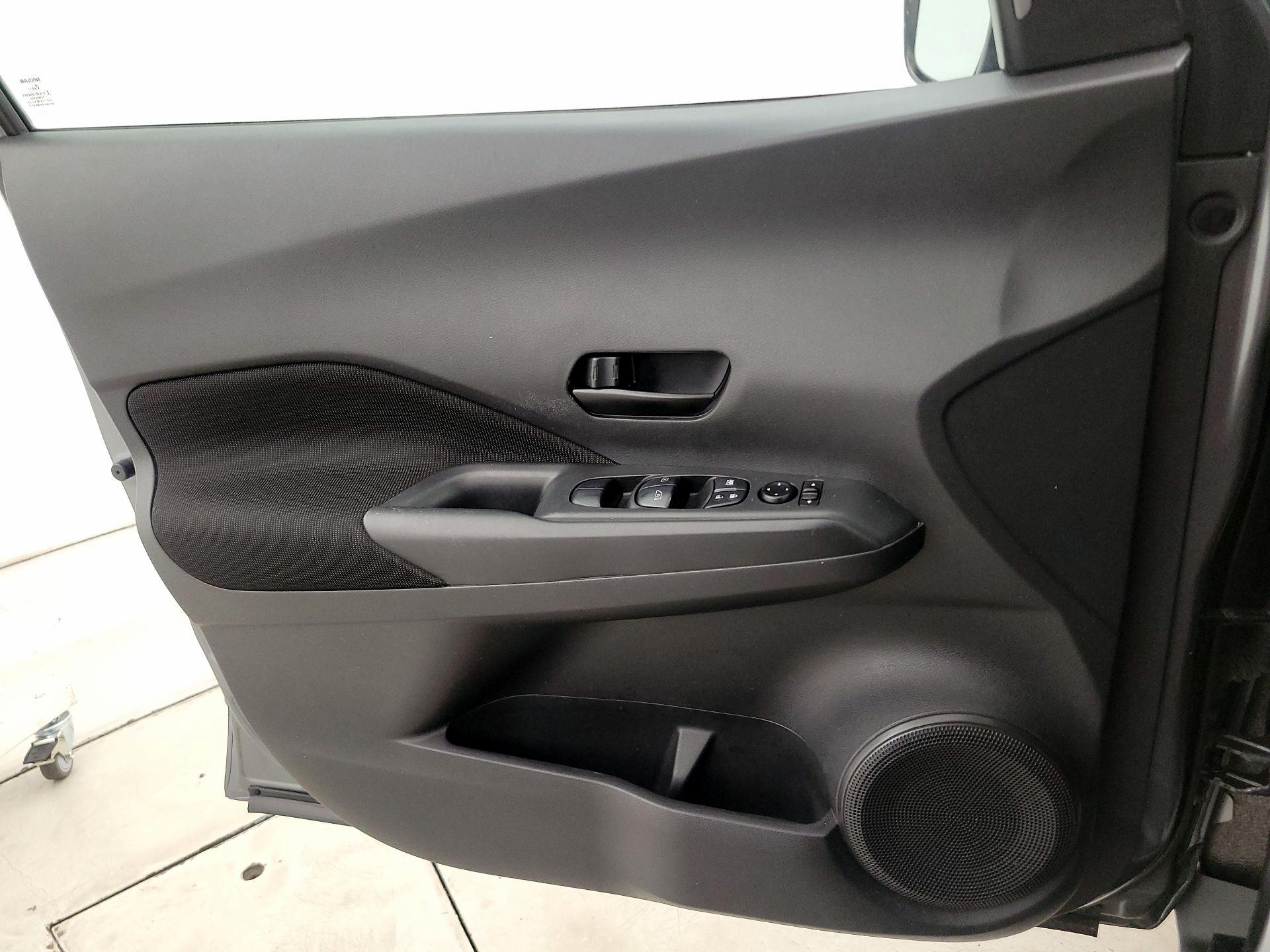 Thumbnail: 2021 Nissan Kicks - 12