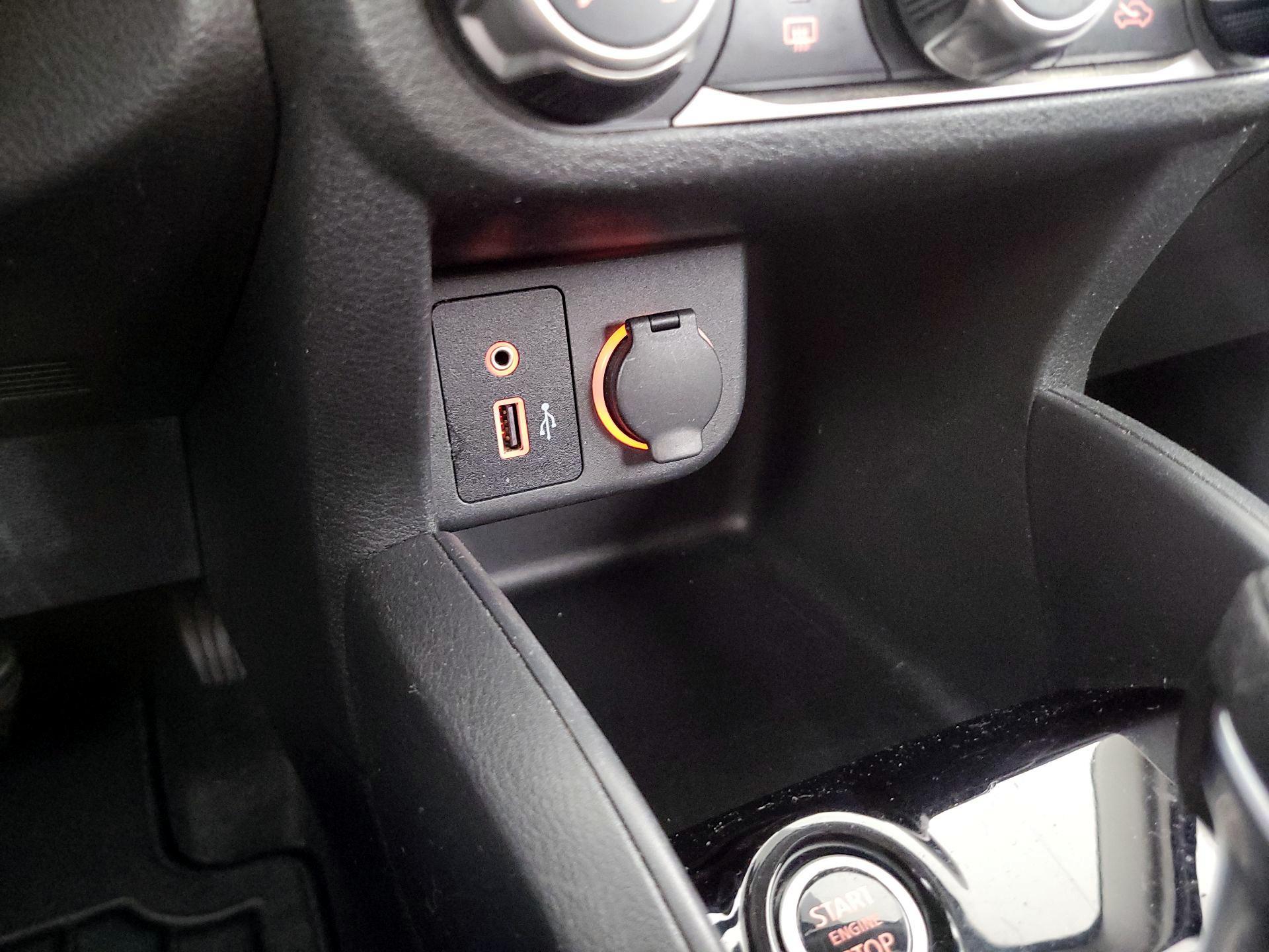 Thumbnail: 2021 Nissan Kicks - 18