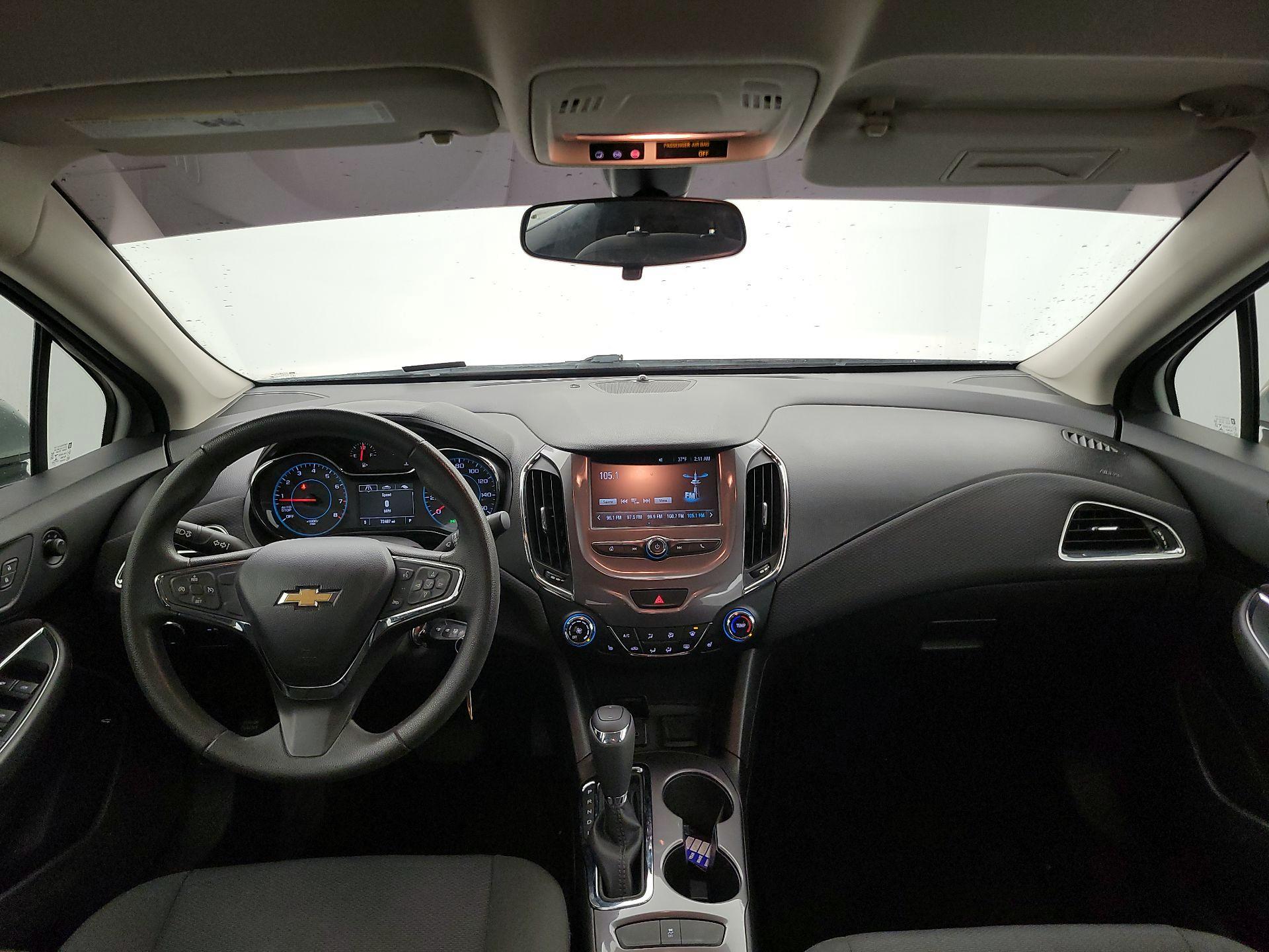 Thumbnail: 2018 Chevrolet Cruze - 9