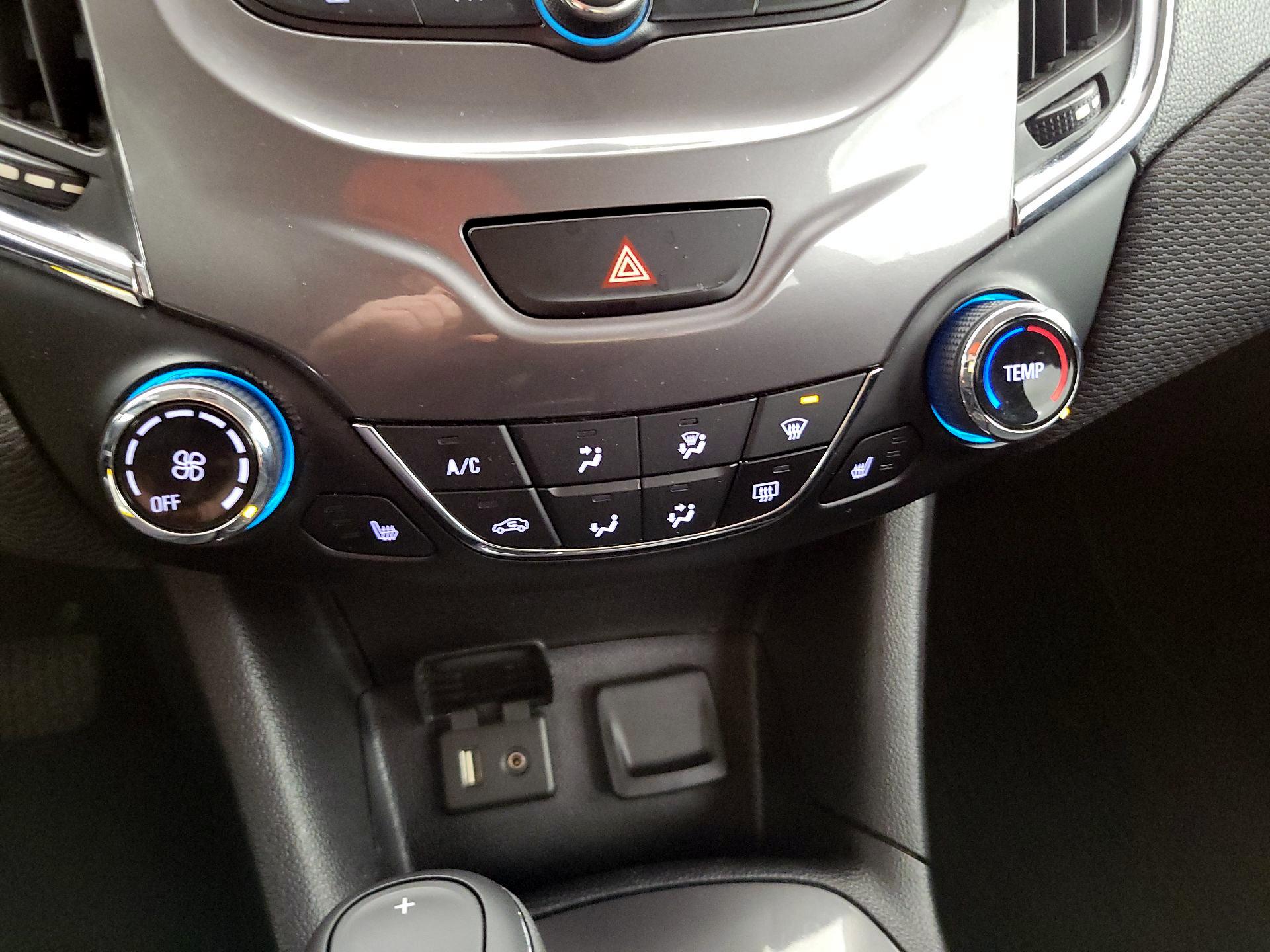 Thumbnail: 2018 Chevrolet Cruze - 16