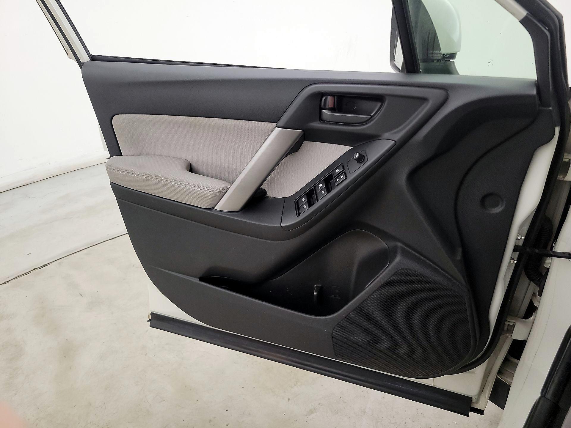 Thumbnail: 2015 Subaru Forester - 12