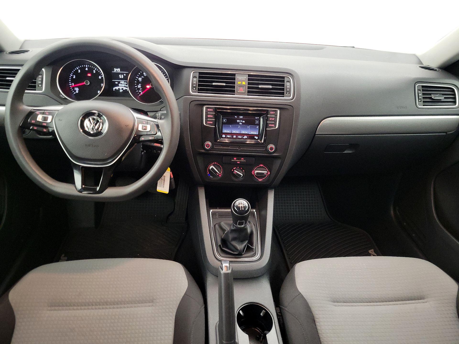 Thumbnail: 2017 Volkswagen Jetta - 9