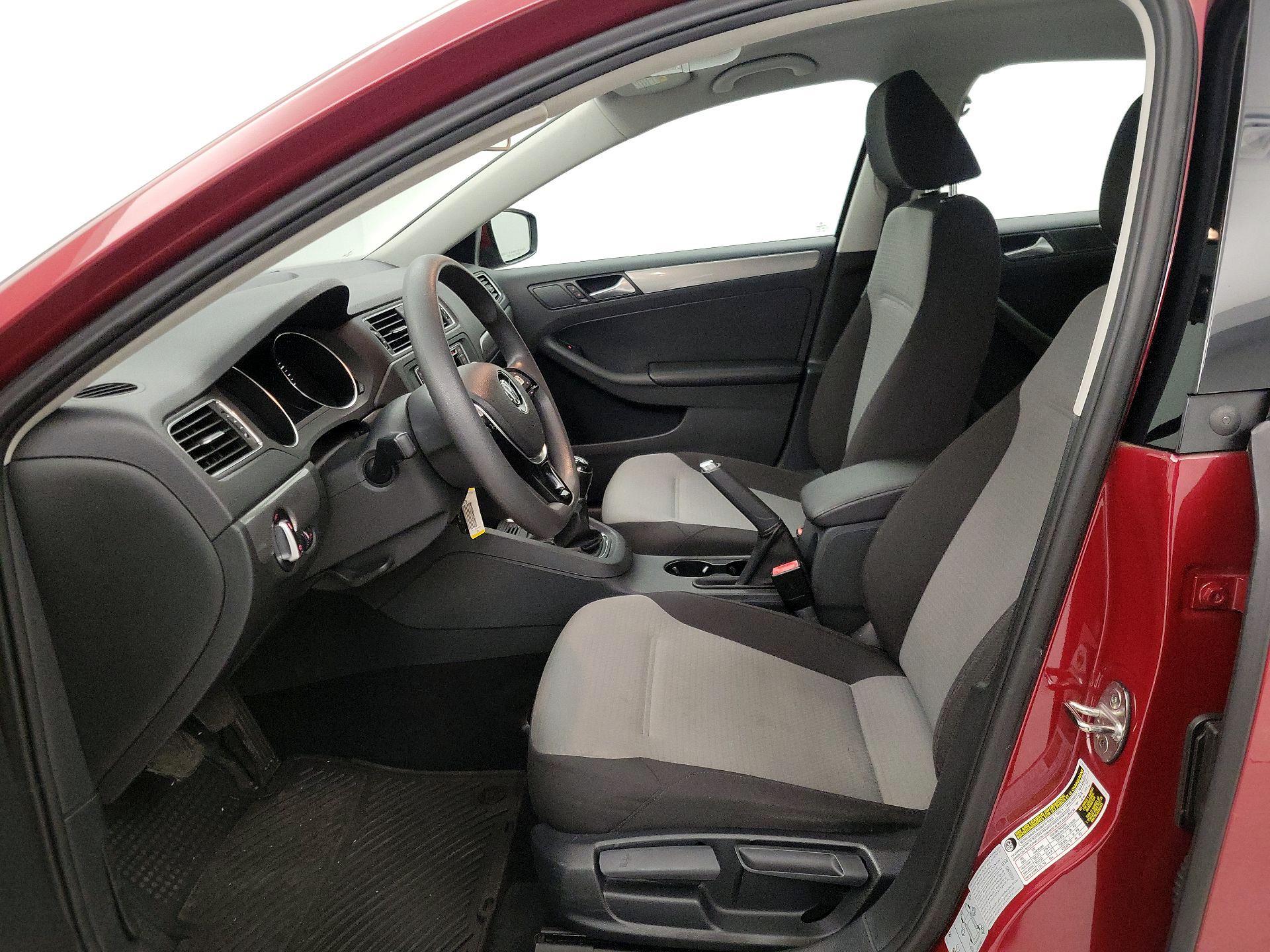 Thumbnail: 2017 Volkswagen Jetta - 11