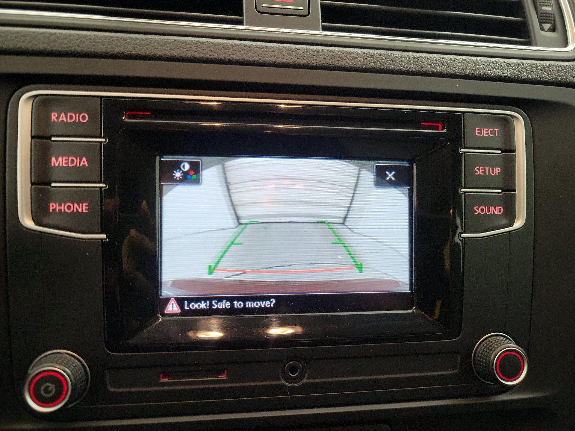 Thumbnail: 2017 Volkswagen Jetta - 14