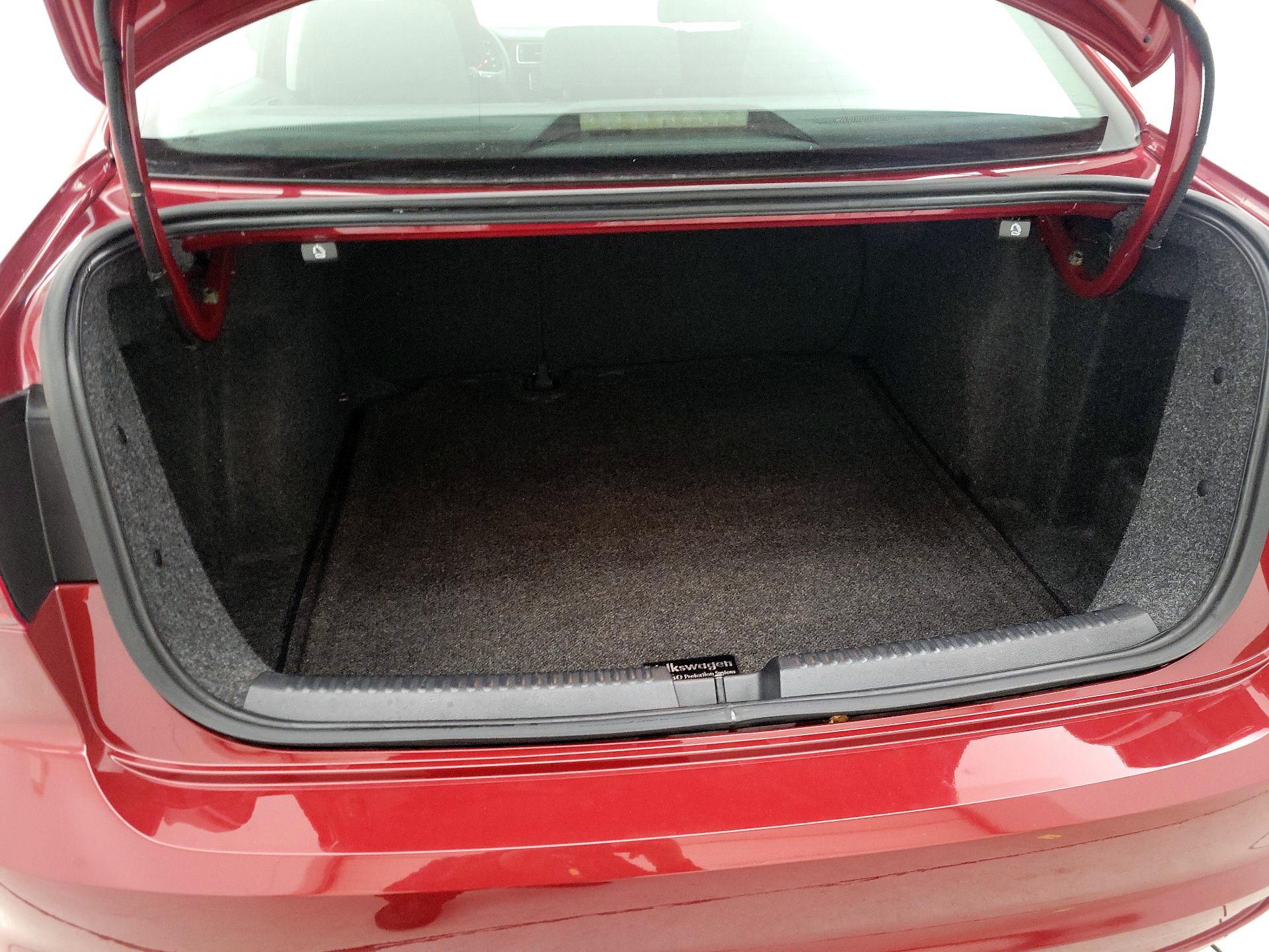 Thumbnail: 2017 Volkswagen Jetta - 19