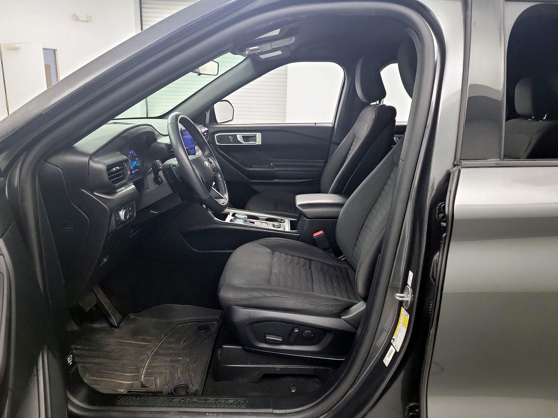 Thumbnail: 2020 Ford Explorer - 9