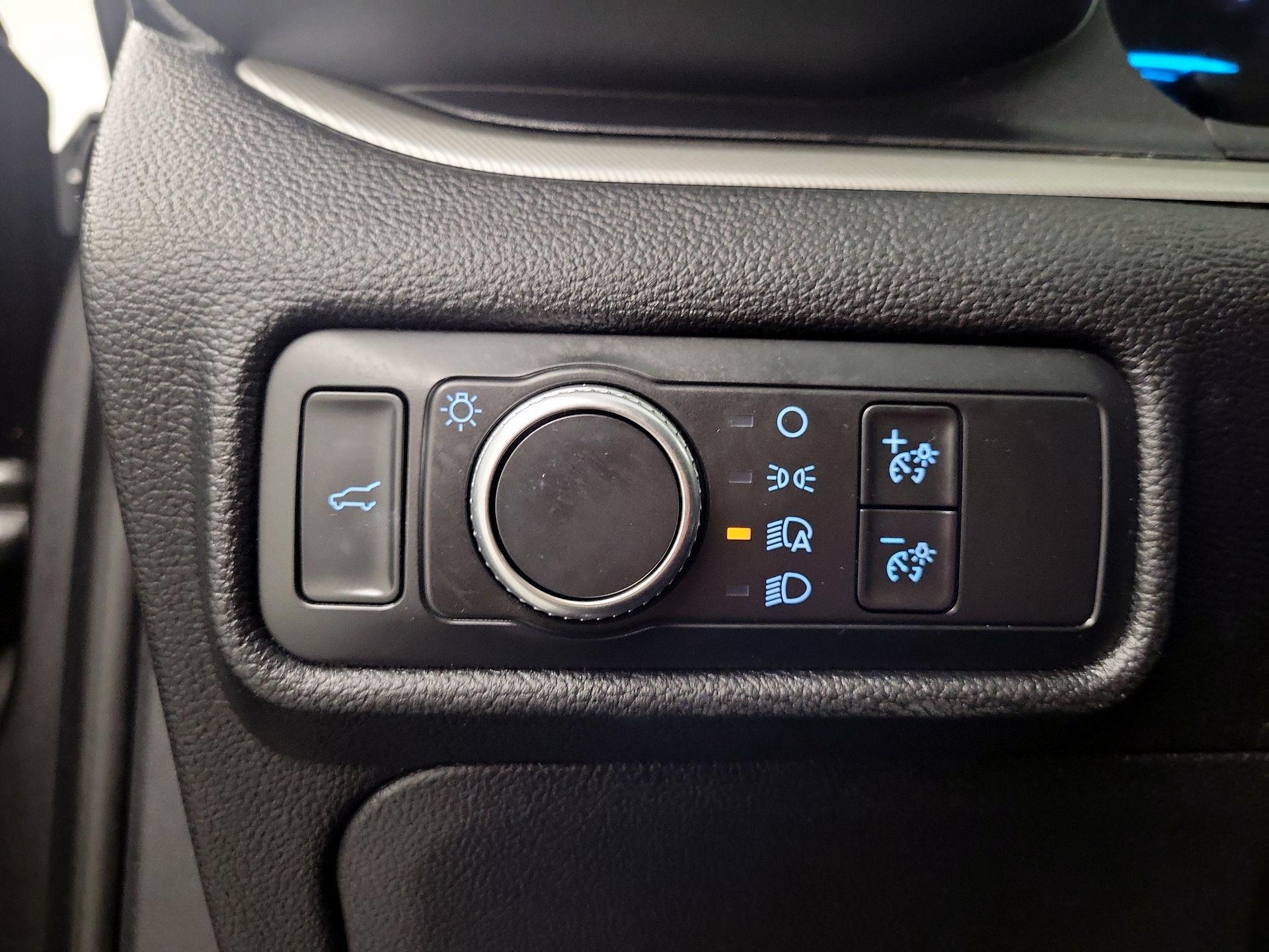 Thumbnail: 2020 Ford Explorer - 11