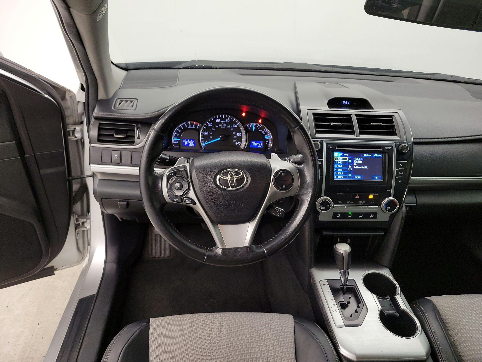 Thumbnail: 2014 Toyota Camry - 10