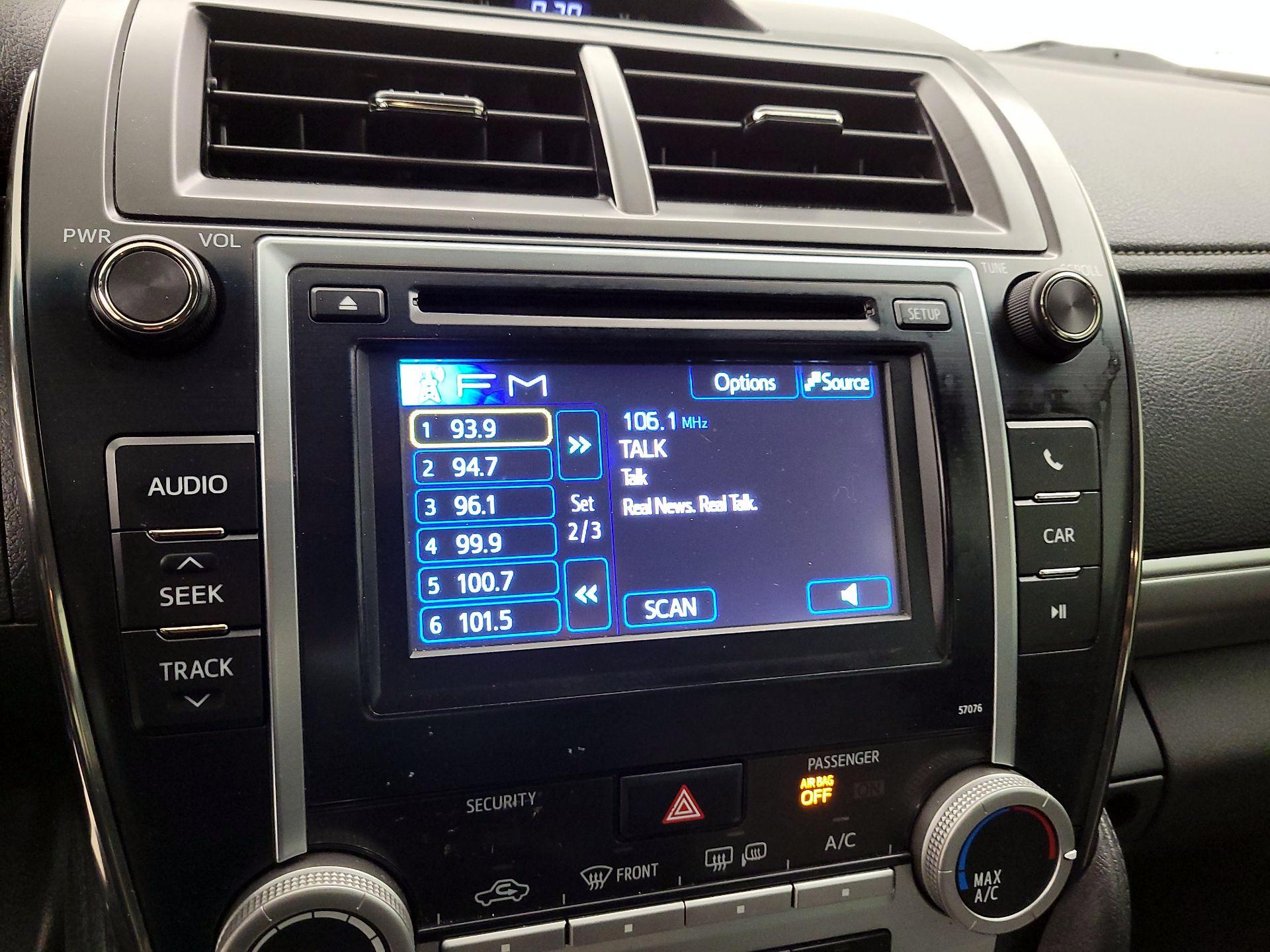 Thumbnail: 2014 Toyota Camry - 14