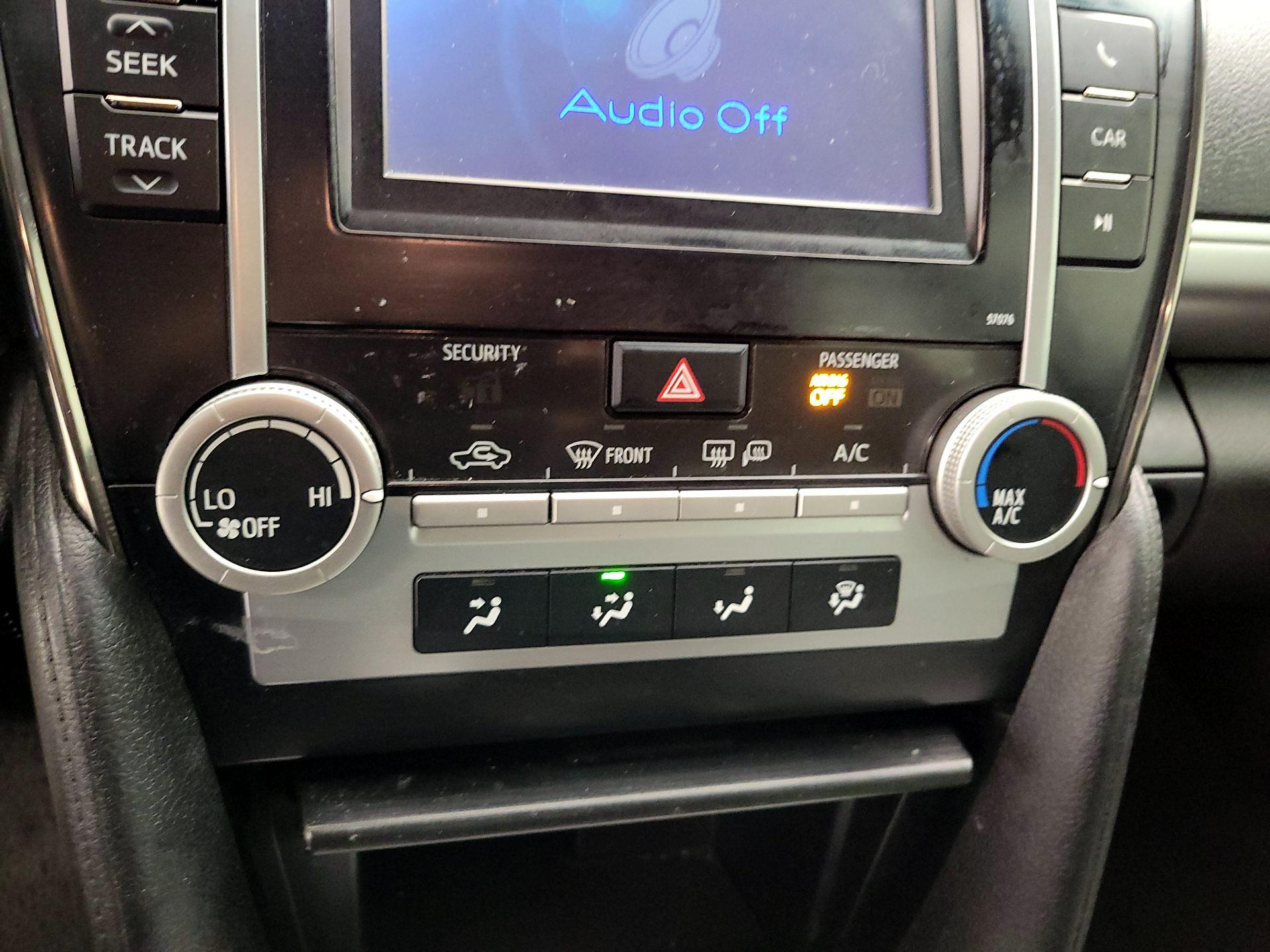 Thumbnail: 2014 Toyota Camry - 15