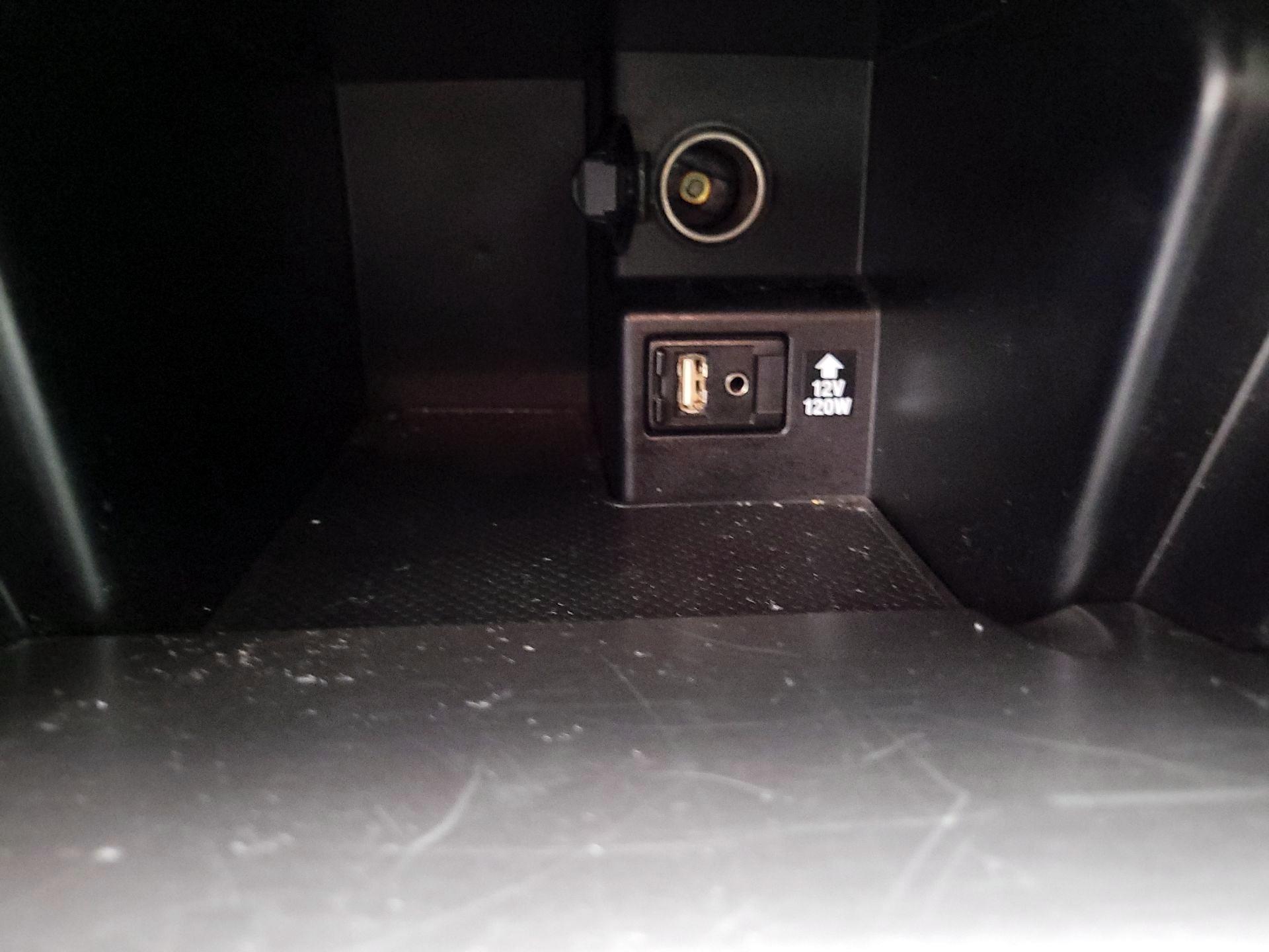 Thumbnail: 2014 Toyota Camry - 17