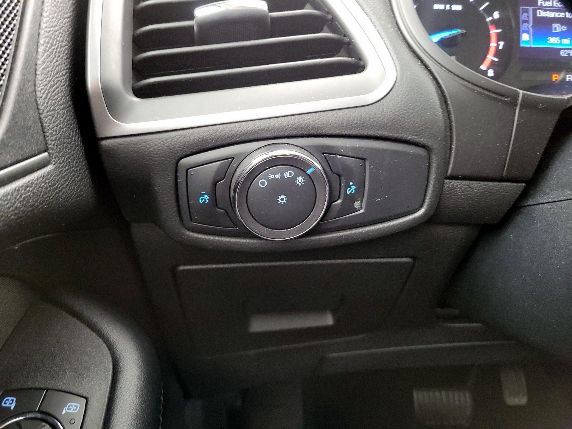 Thumbnail: 2016 Ford Edge - 13