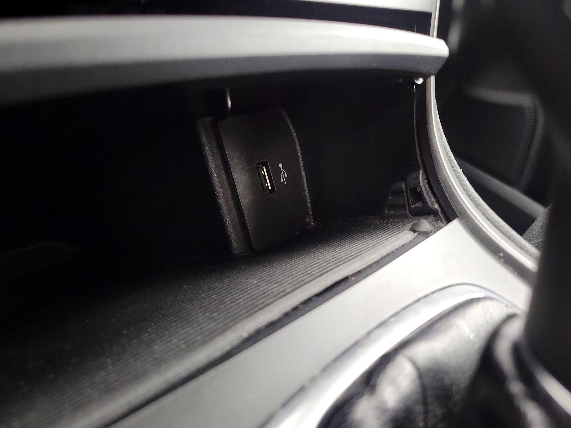 Thumbnail: 2016 Ford Edge - 18