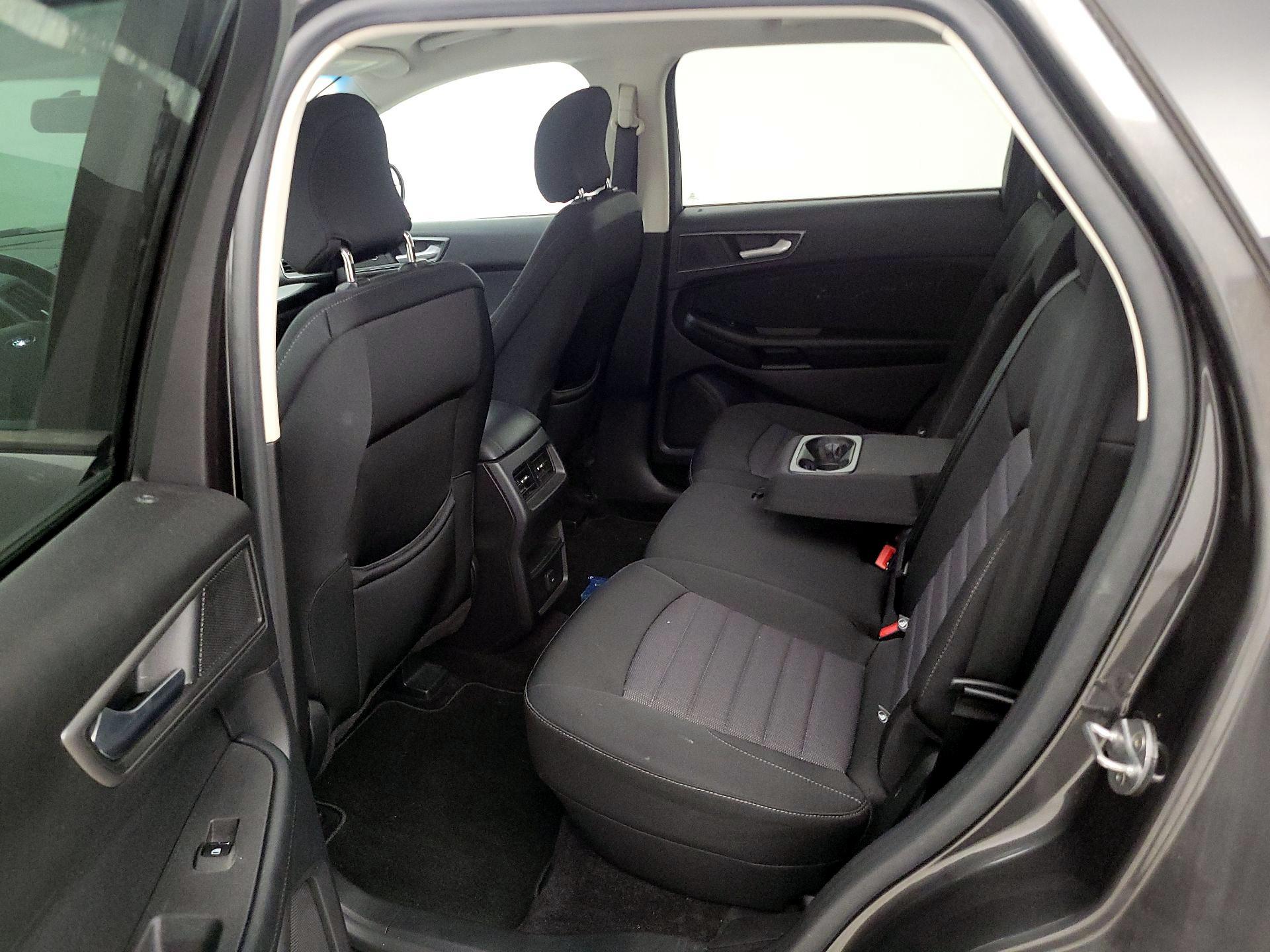 Thumbnail: 2016 Ford Edge - 19